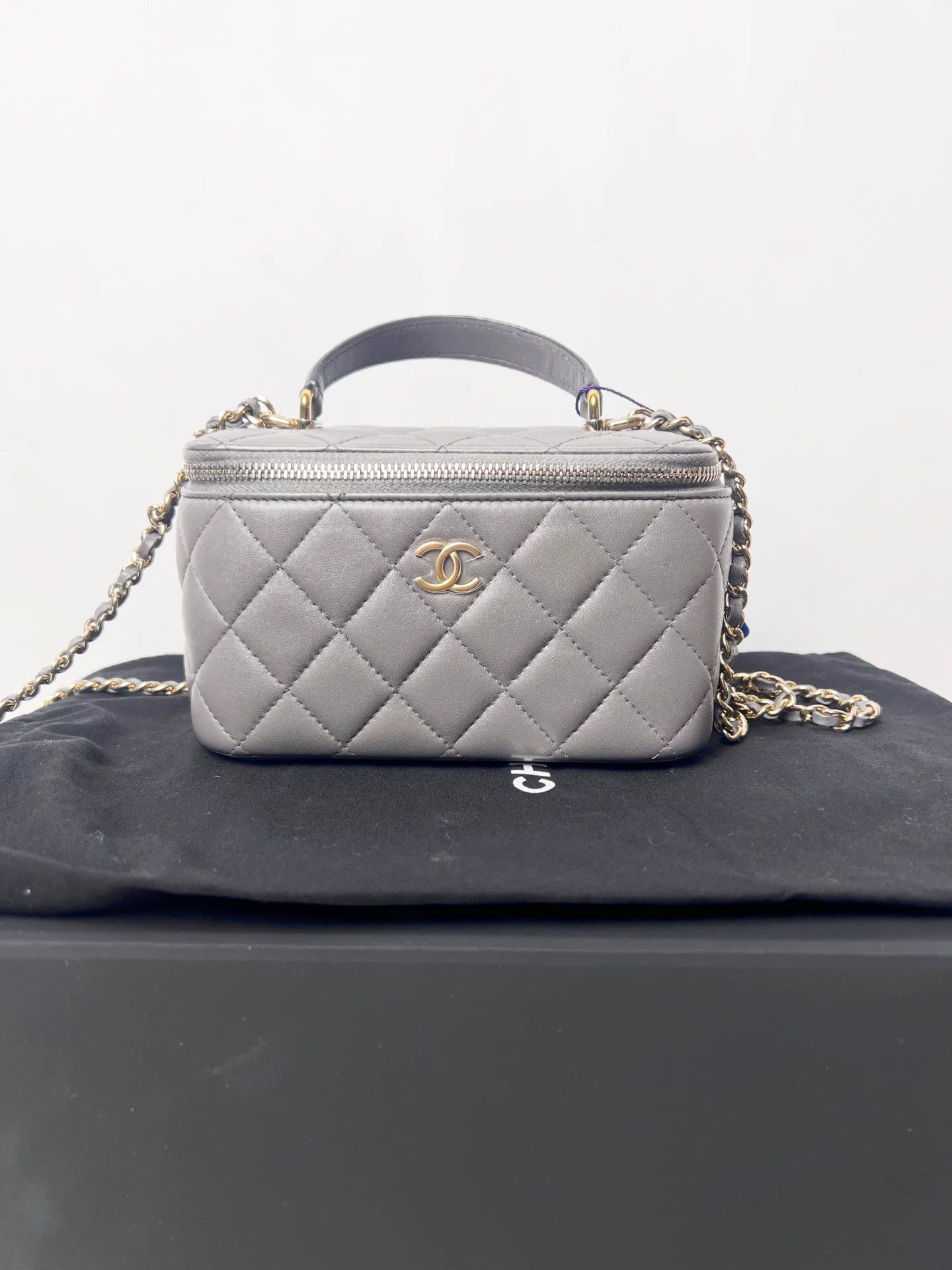 Chanel Pre-loved Bag Very good condition Size ONE SIZE - 1 Thumbnail