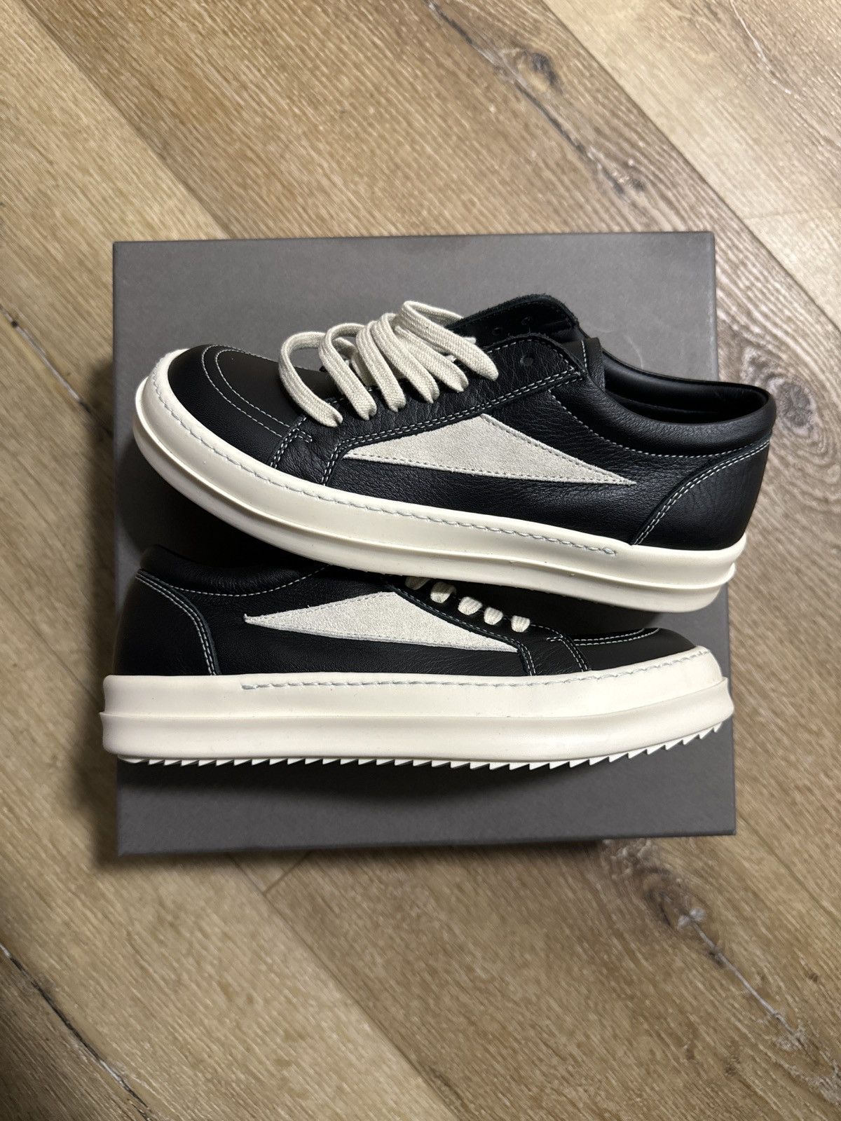 image of Rick Owens Vintage Sneakers It34 in Black, Women's