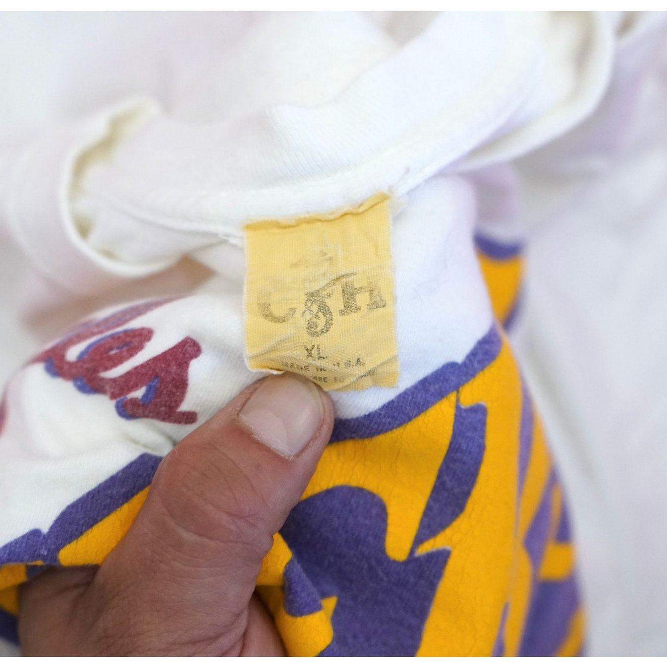 Vintage Vintage 80s Bootleg Los Angeles Lakers Back to Back Medium Size US M / EU 48-50 / 2 - 5 Thumbnail
