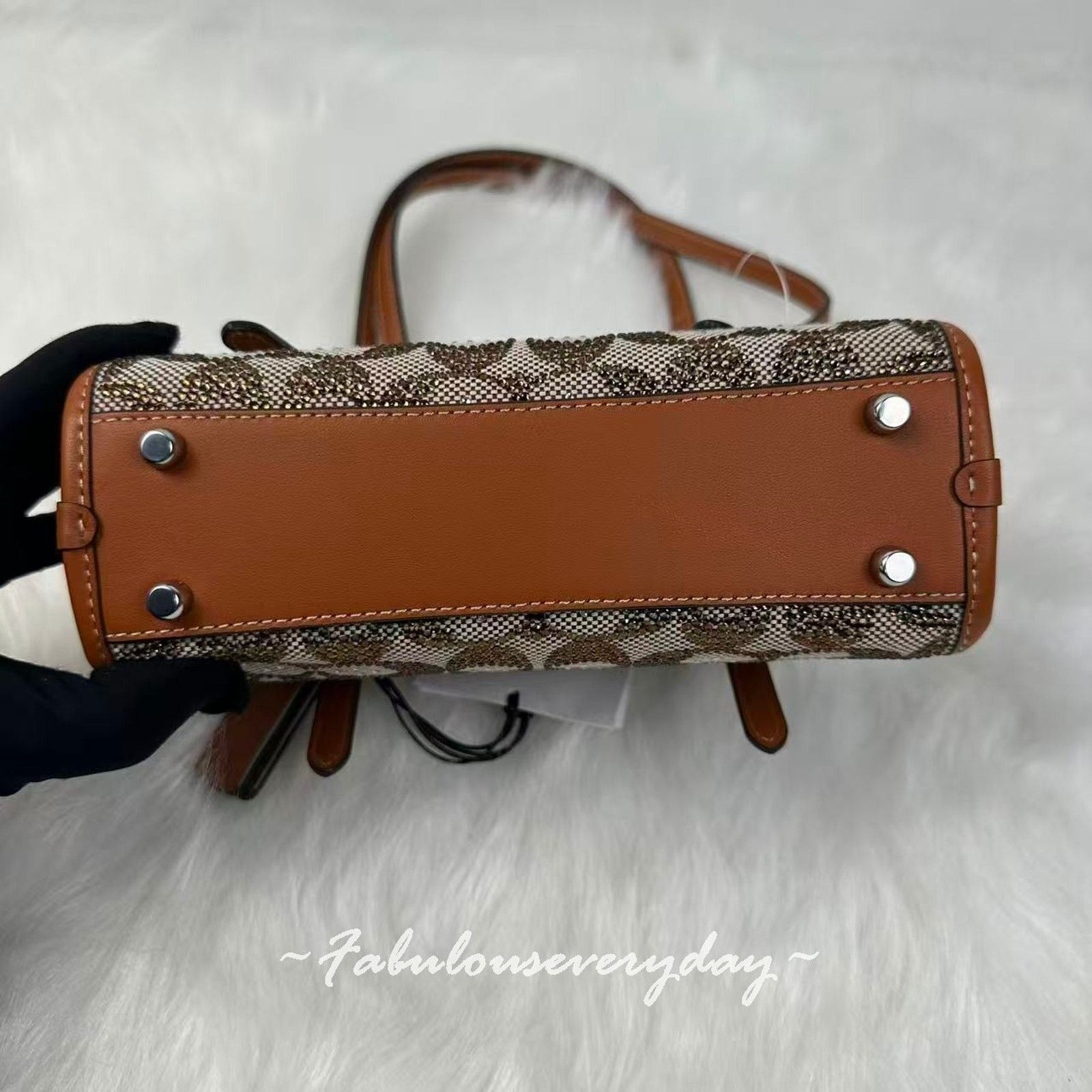 Coach Coach Swing 20 Crystal Sig Jacquard Silver/Burnished Amber Size ONE SIZE - 8 Thumbnail
