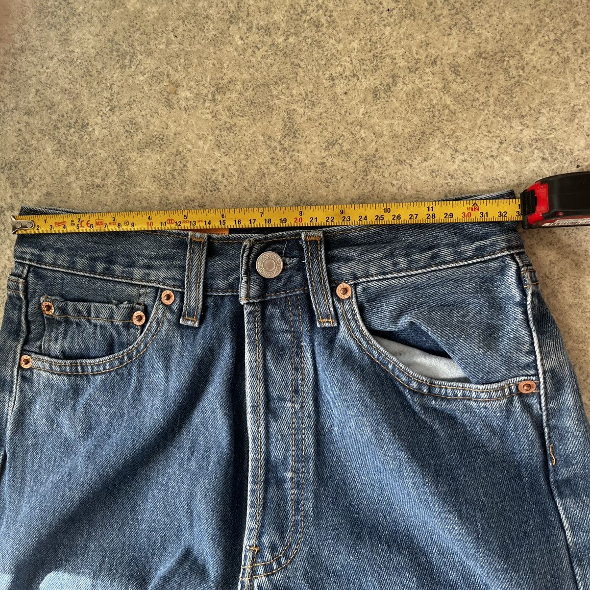 Levi's Vintage Clothing Vintage Levi’s 501 – Deadstock NWT - Made in UK Size 28" / US 6 / IT 42 - 13 Thumbnail