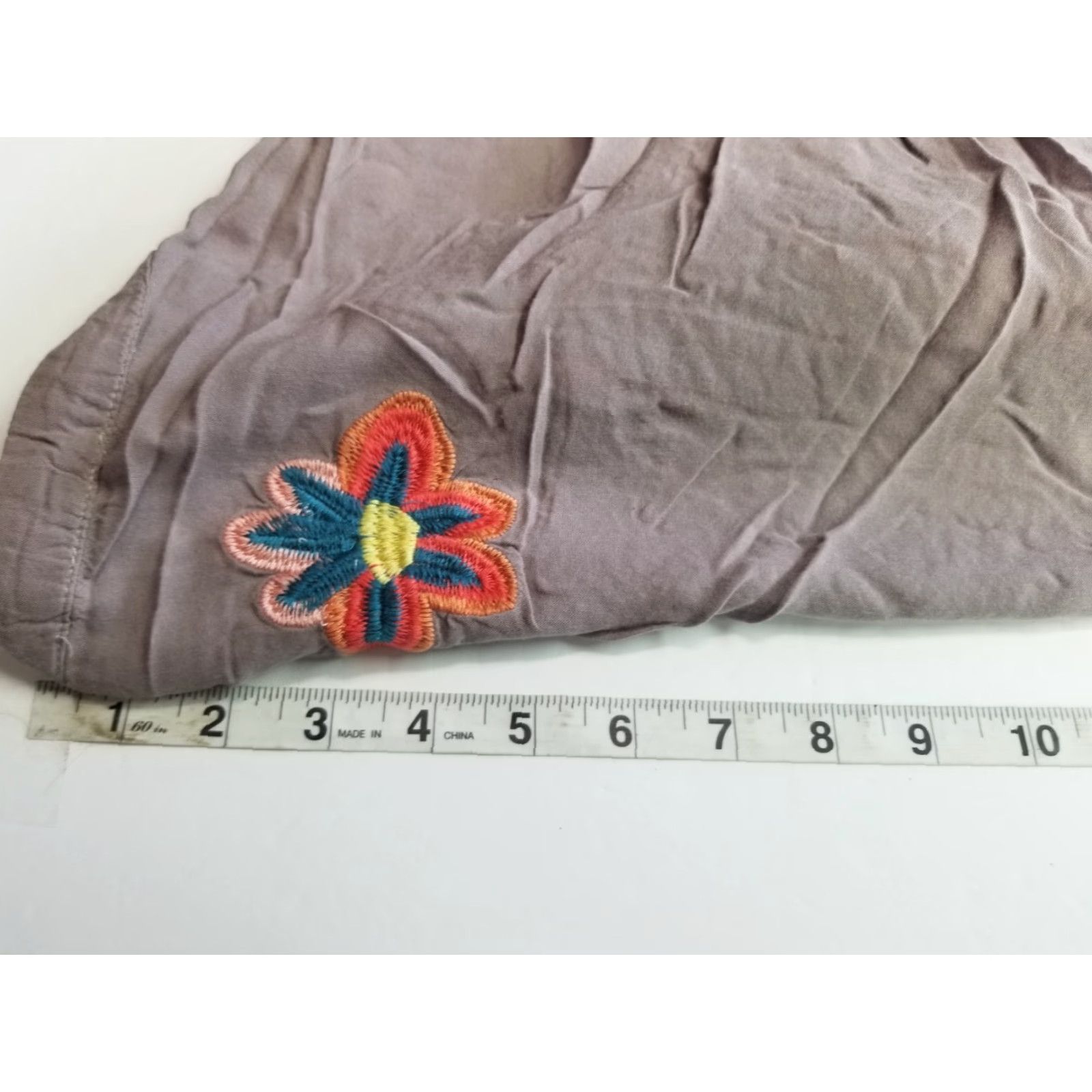 Vintage Luna Moon Blouse Shirt Womens Medium Tunic Floral Embroidered V-Neck Gray 3/4 Sleeve Button Roll Tab Easy Care Casual Classic Size M / US 6-8 / IT 42-44 - 6 Thumbnail