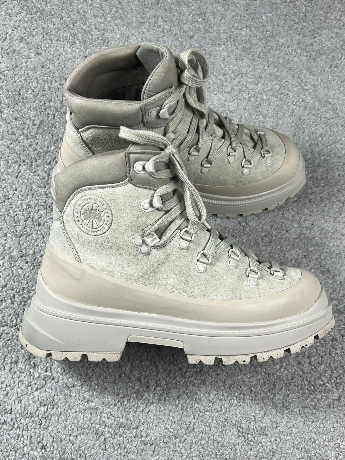Canada Goose Canada Goose White Suede Journey Hiking Boots Size 9 Size US 9 / EU 42 - 1 Thumbnail