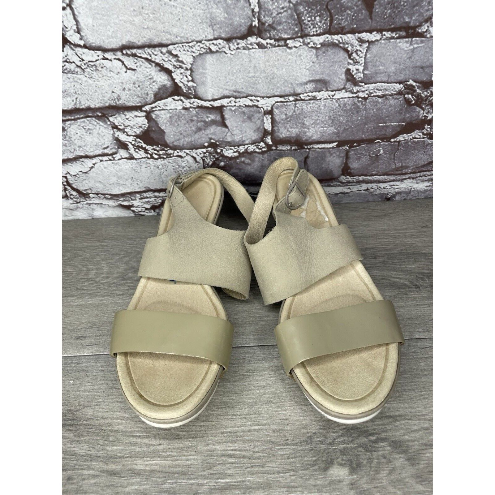 TSUBO TSUBO Taupe Soft Leather Patent Open Toe Strap Wedge Sandals Size US 8.5 / IT 38.5 - 6 Thumbnail
