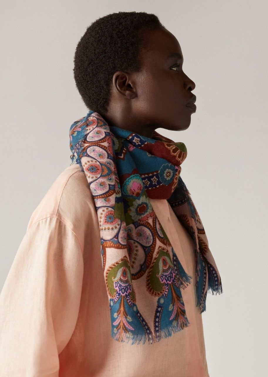 Loro Piana o1srvl11e0624 Size: OS / FAM8827 Panarea Shawl in Print Size ONE SIZE - 1 Thumbnail