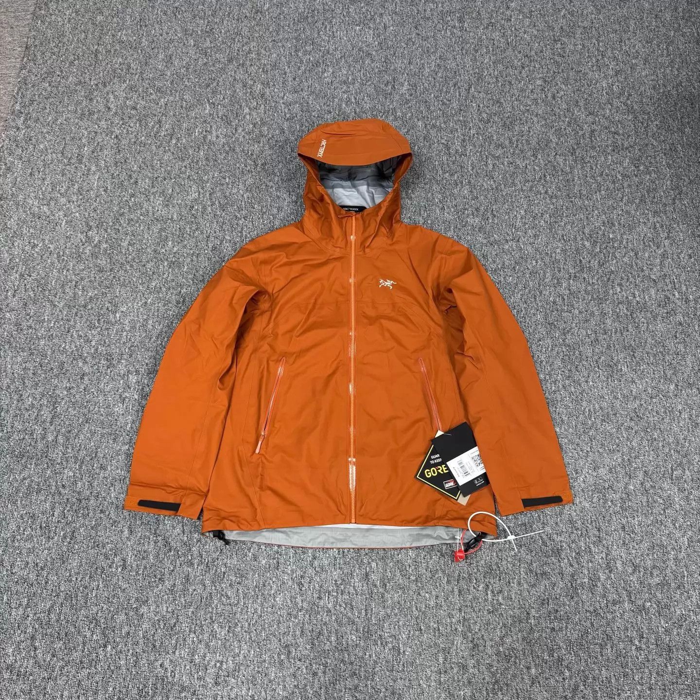 Arc'teryx Arcteryx BETA Orange Hooded Jacket M Size US M / EU 48-50 / 2 - 1 Thumbnail