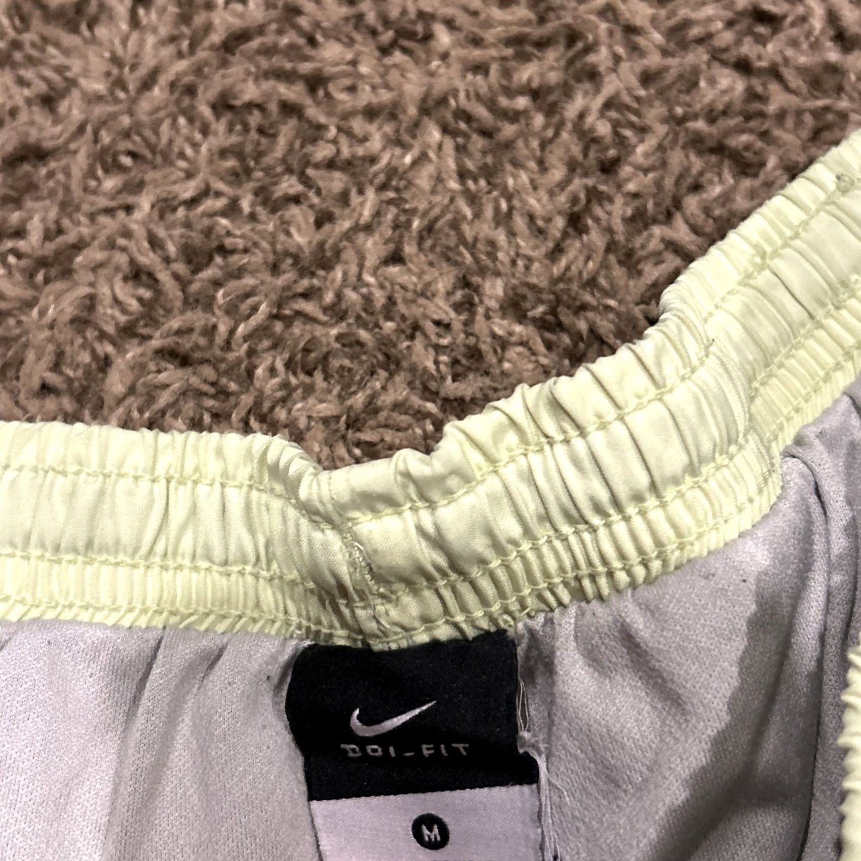 Nike Nike Dri Fit Shorts Women Athletic Lined 28 in 11.5" Multicolor M Medium Regular Gym Running Size 32" / US 10 / IT 46 - 2 Thumbnail