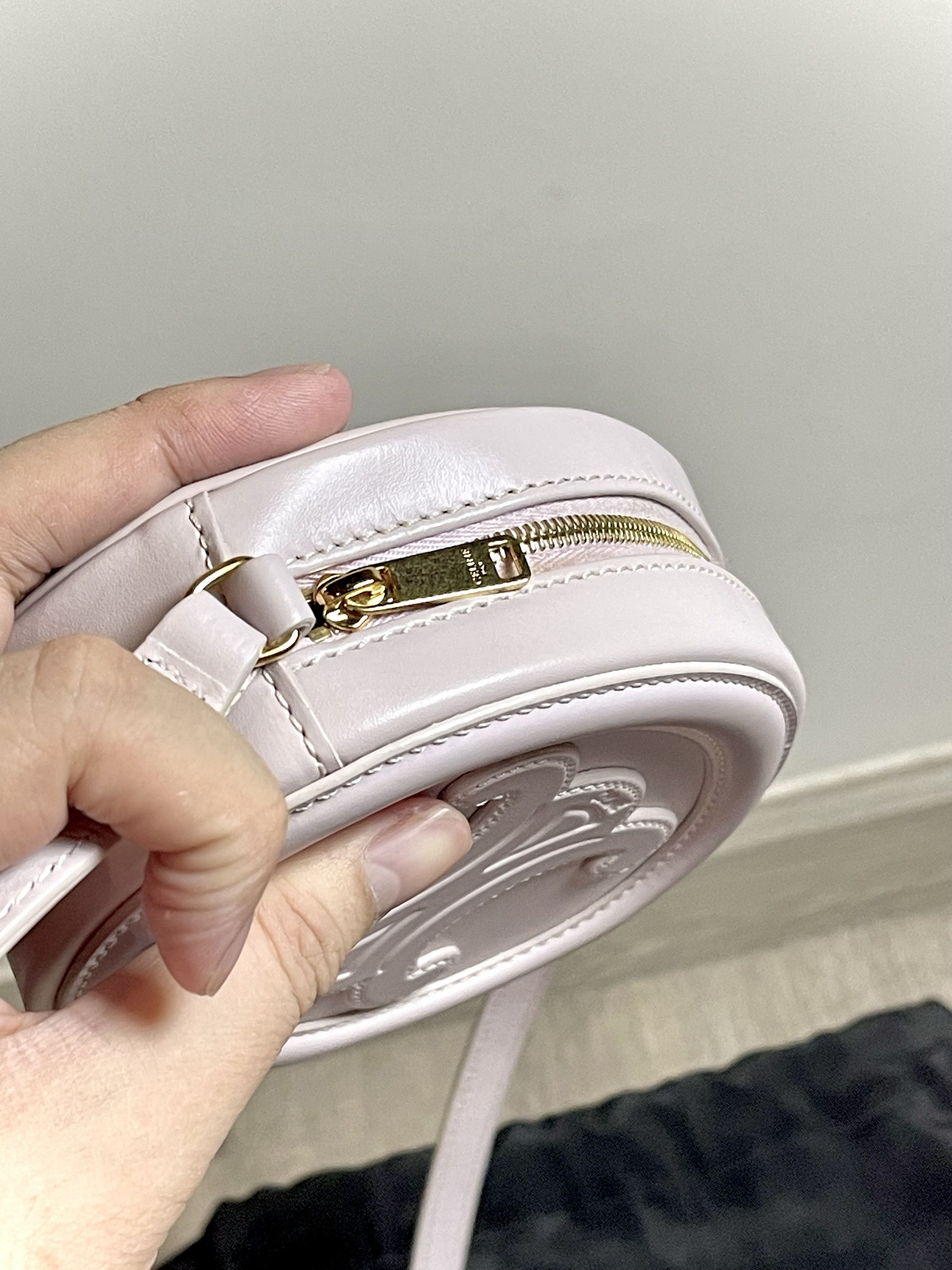 Celine Celine Crossbody Oval Purse Cuir Triomphe Size ONE SIZE - 8 Thumbnail