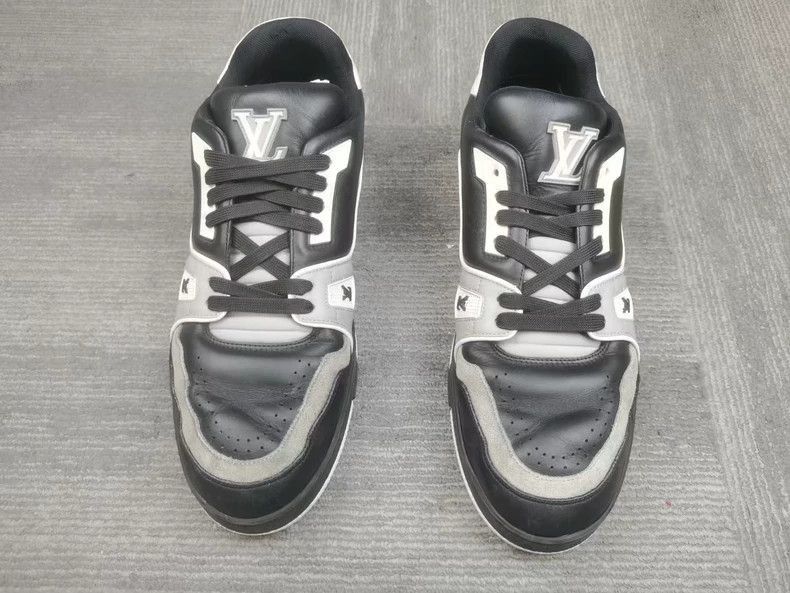 Louis Vuitton Louis Vuitton Trainer Sneakers Size 43.5-2506 Size US 10.5 / EU 43-44 - 2 Thumbnail