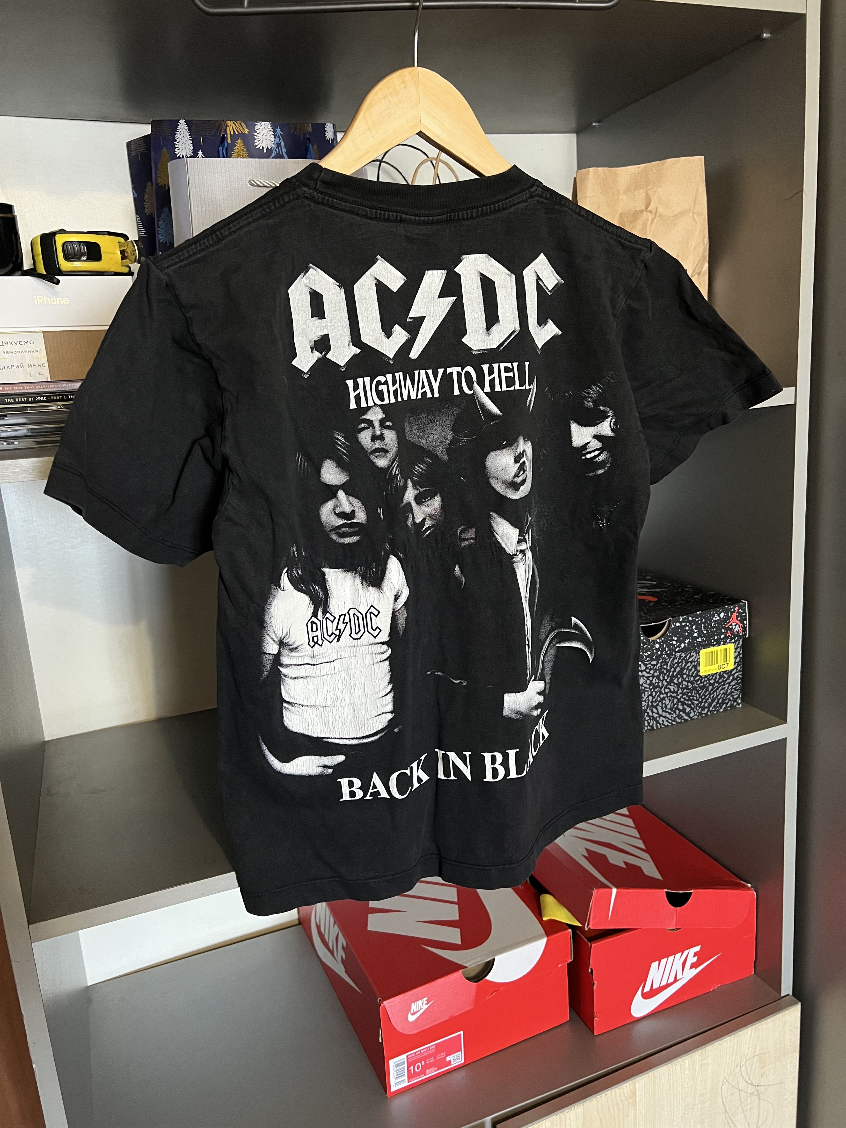 Band Tees Vintage AC/DC Back In Black Tour T-shirt Retro Metal 90s Y2K Size US S / EU 44-46 / 1 - 5 Thumbnail
