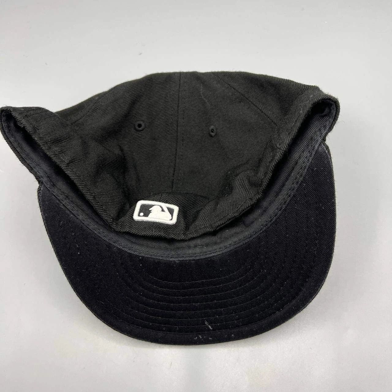 New Era New York Mets Hat Men 7 3/8 Black Embroidered Fitted Cap Size ONE SIZE - 7 Thumbnail