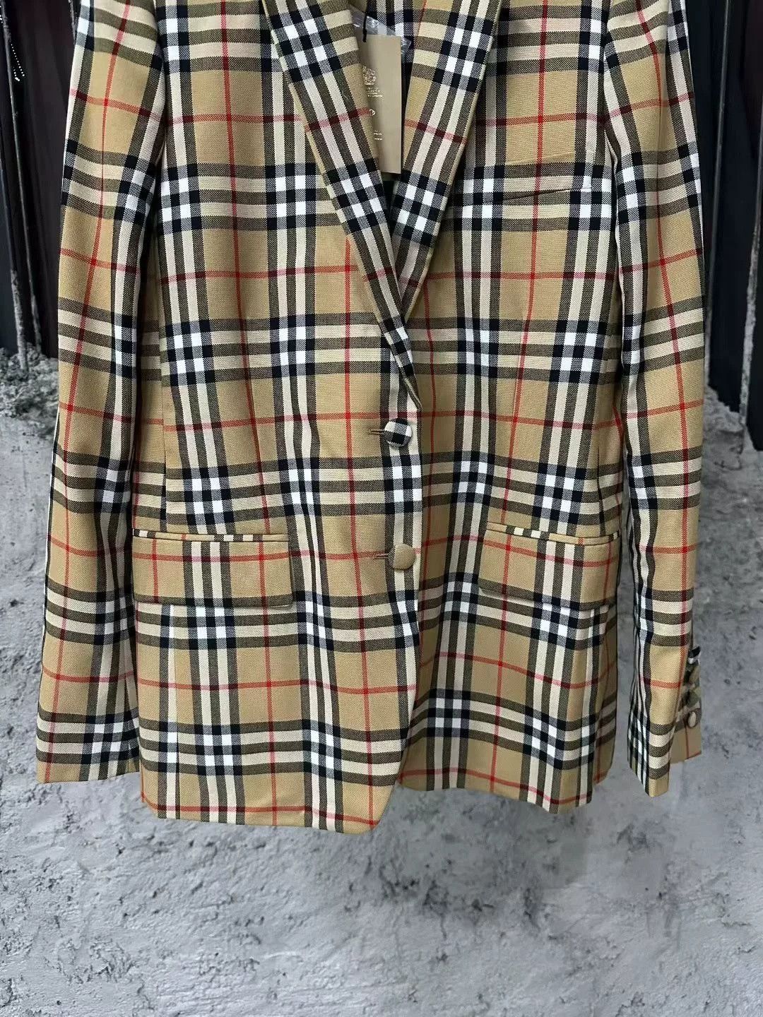 Burberry Burberry Khaki Red Plaid Blazer Size US 7 / EU 40 - 4 Thumbnail