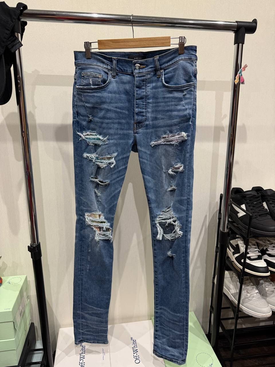 Amiri Amiri DISTRESSED DENIM HAWAIAN PATCHWORK ROSEBOWL MX1 SLIM Size US 34 / EU 50 - 1 Thumbnail