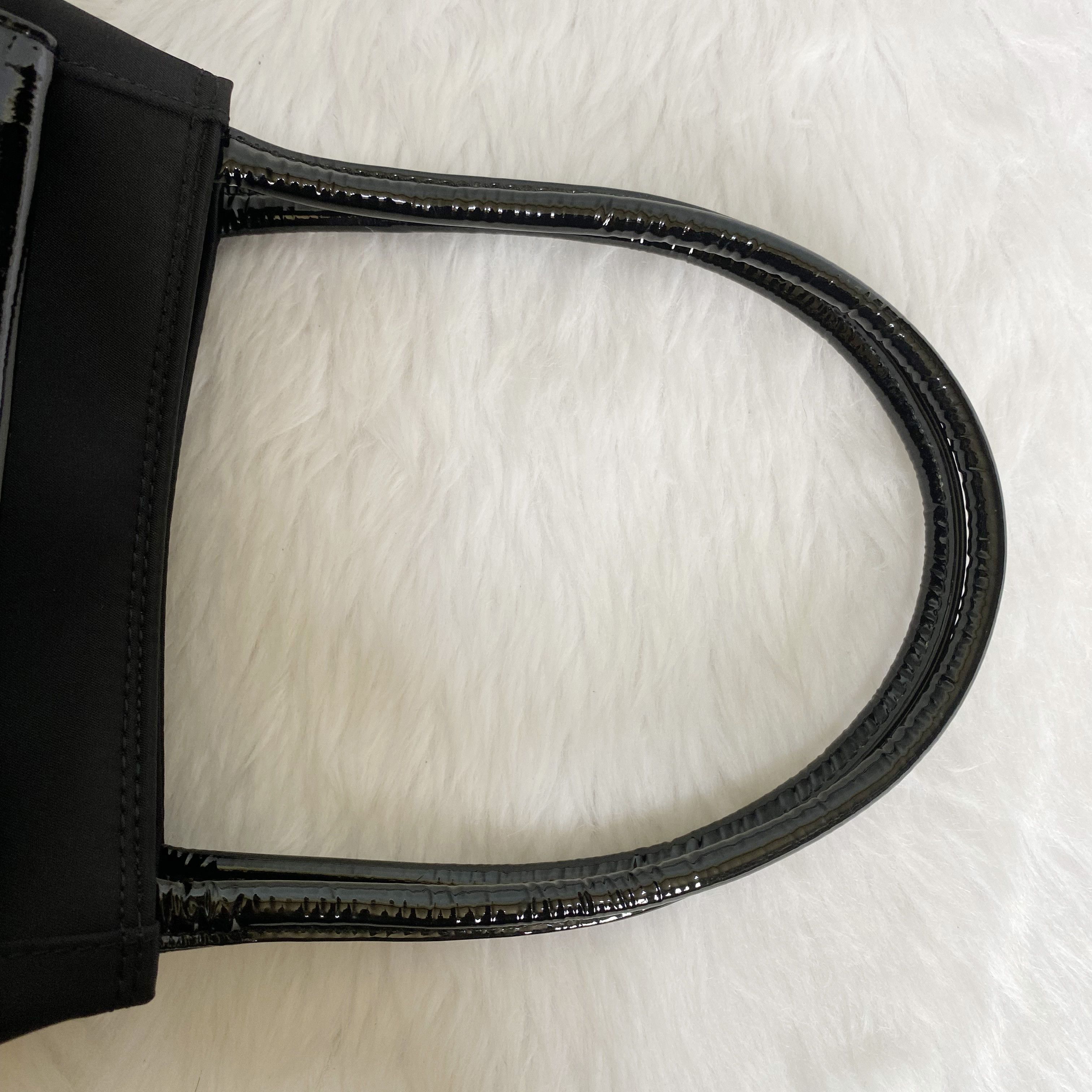 Moschino × Vintage Vintage Black Heart Quilted Leather Nylon Tote Bag Size ONE SIZE - 9 Thumbnail