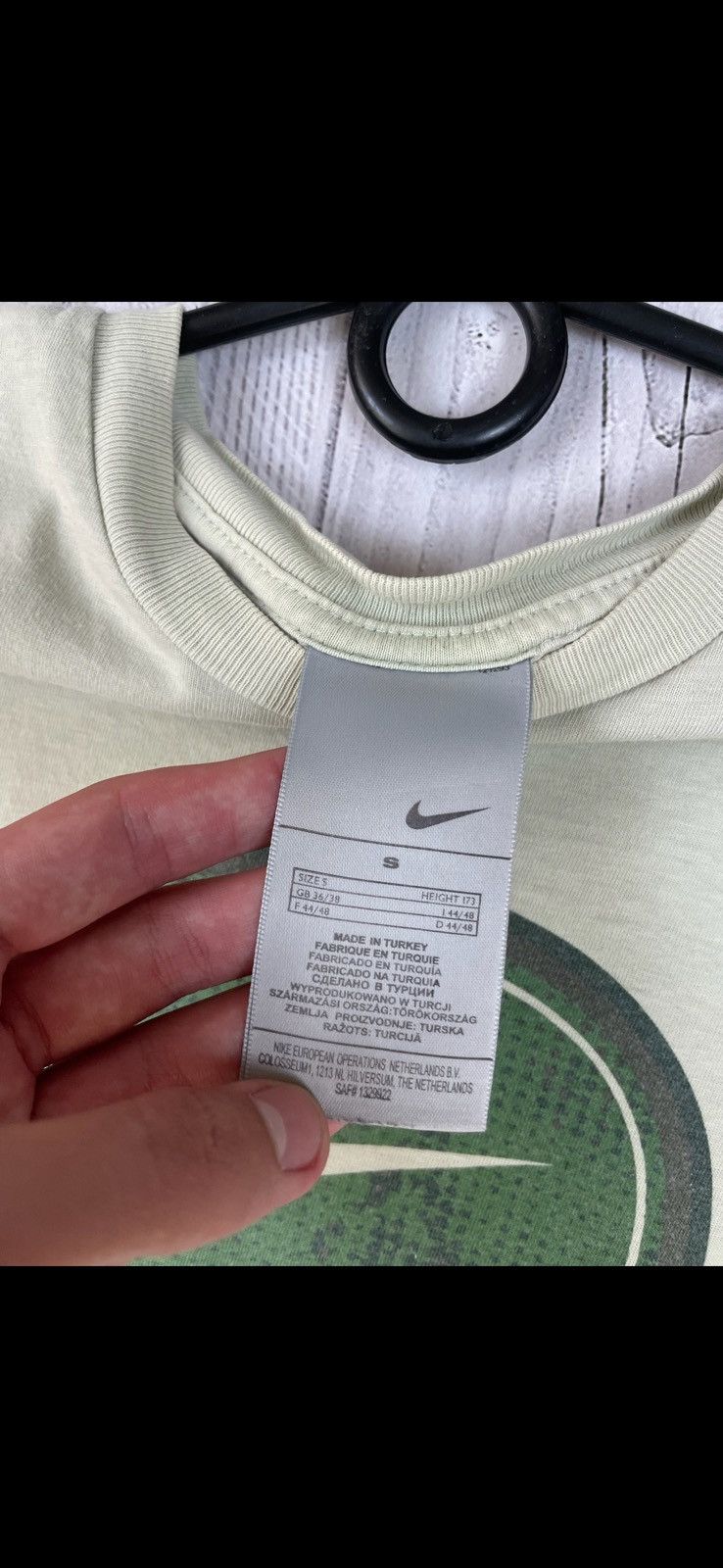 Nike Vintage nike tee big logo rare size S/M Size US S / EU 44-46 / 1 - 5 Thumbnail