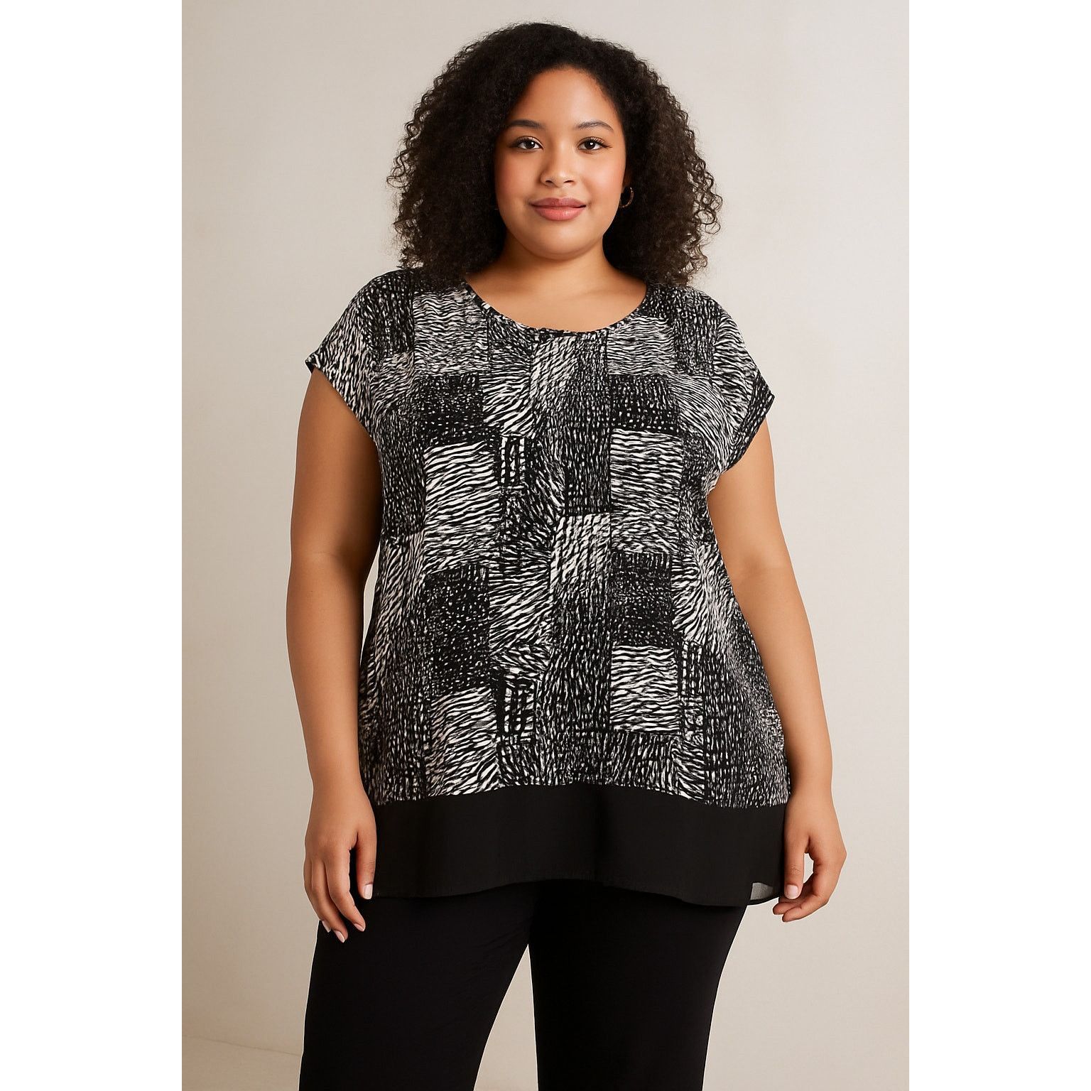 Other Chic Abstract Animal Print Black White Sheer Hem 18/20W Size XXL / US 16-18 / IT 52-54 - 1 Thumbnail