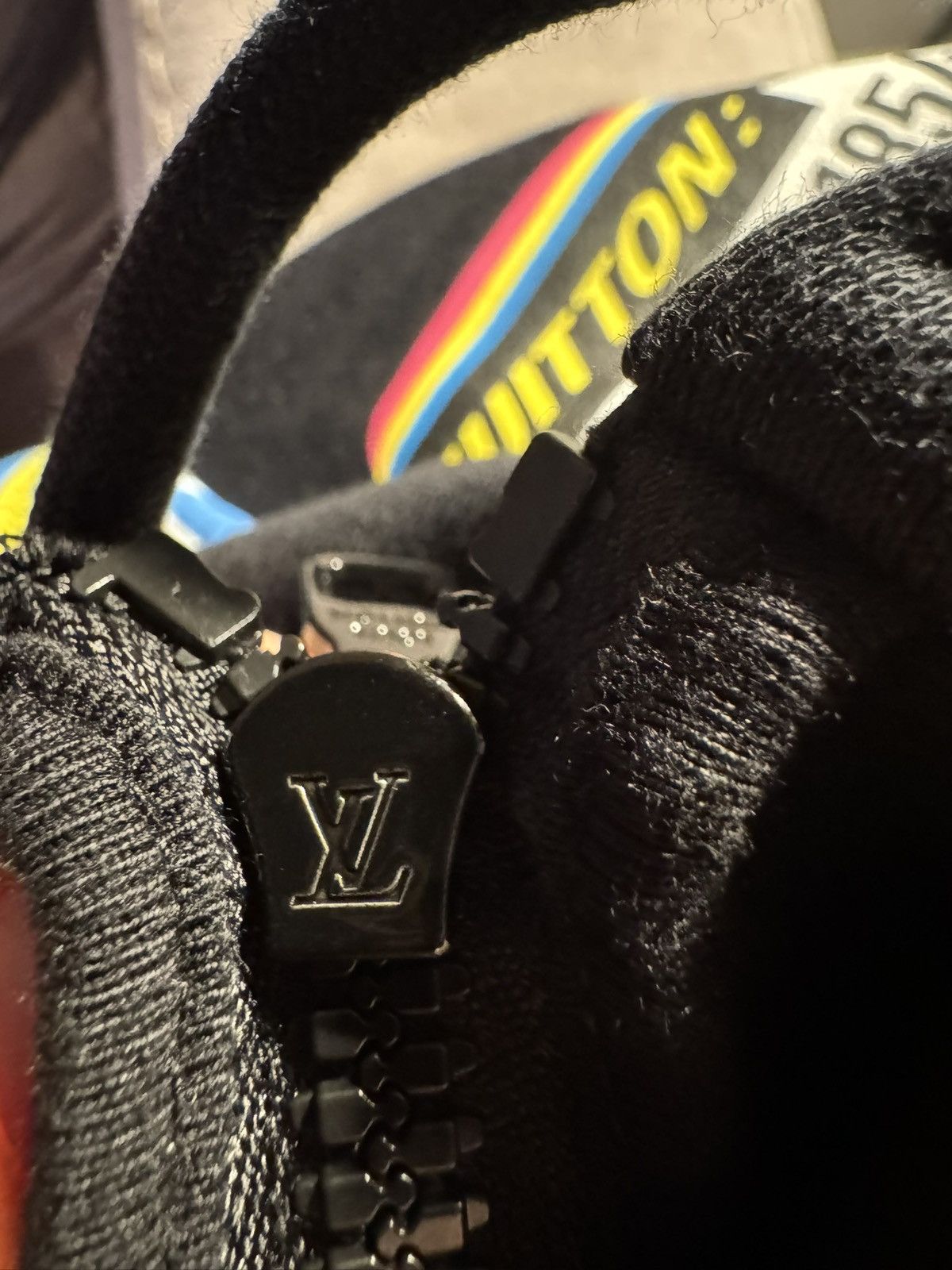 Louis Vuitton Louis Vuitton hoodie study all photos for tape measurements Size US M / EU 48-50 / 2 - 15 Thumbnail