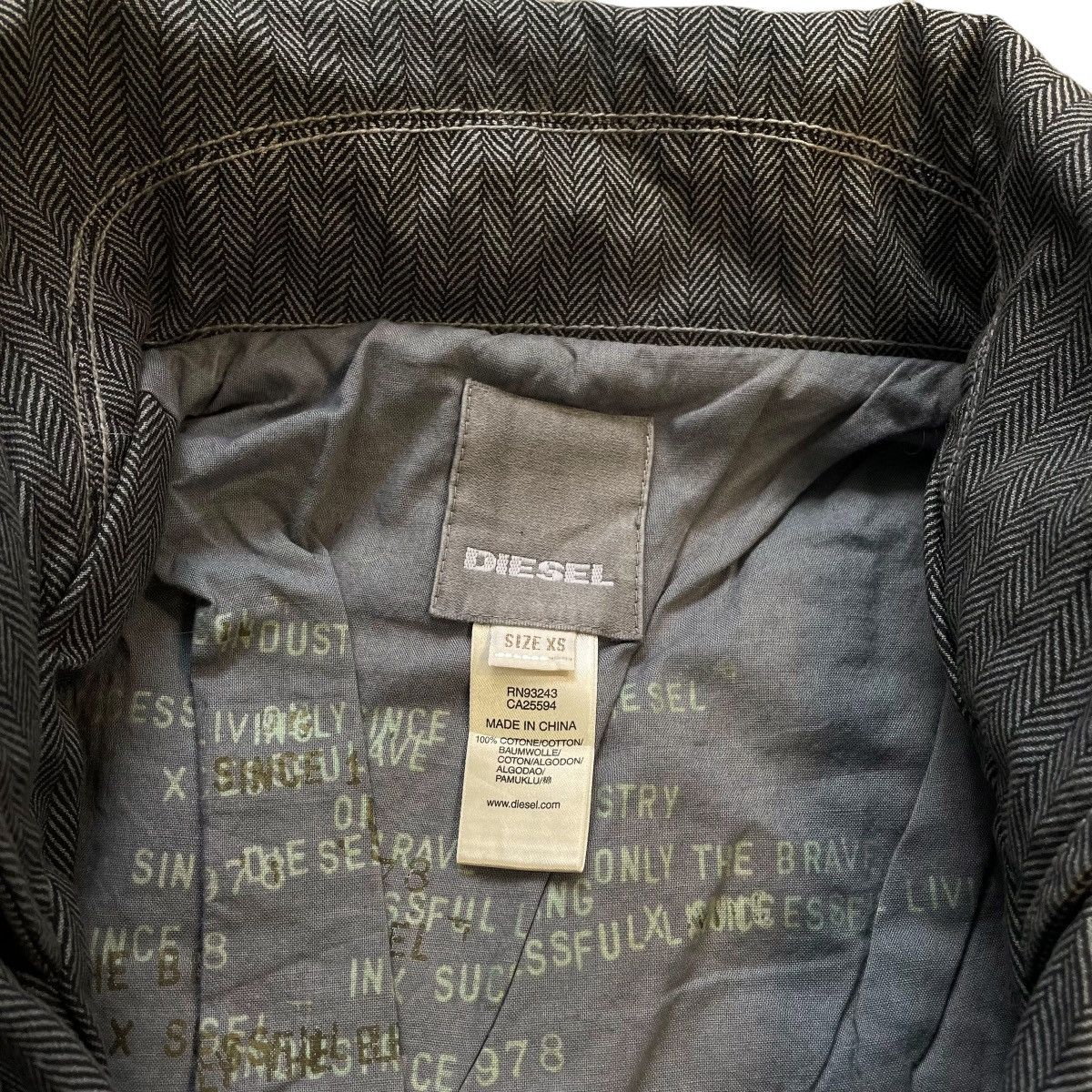 Diesel × Vintage VINTAGE Y2K DIESEL HERRINGBONE PEA COAT Size XS / US 0-2 / IT 36-38 - 5 Thumbnail