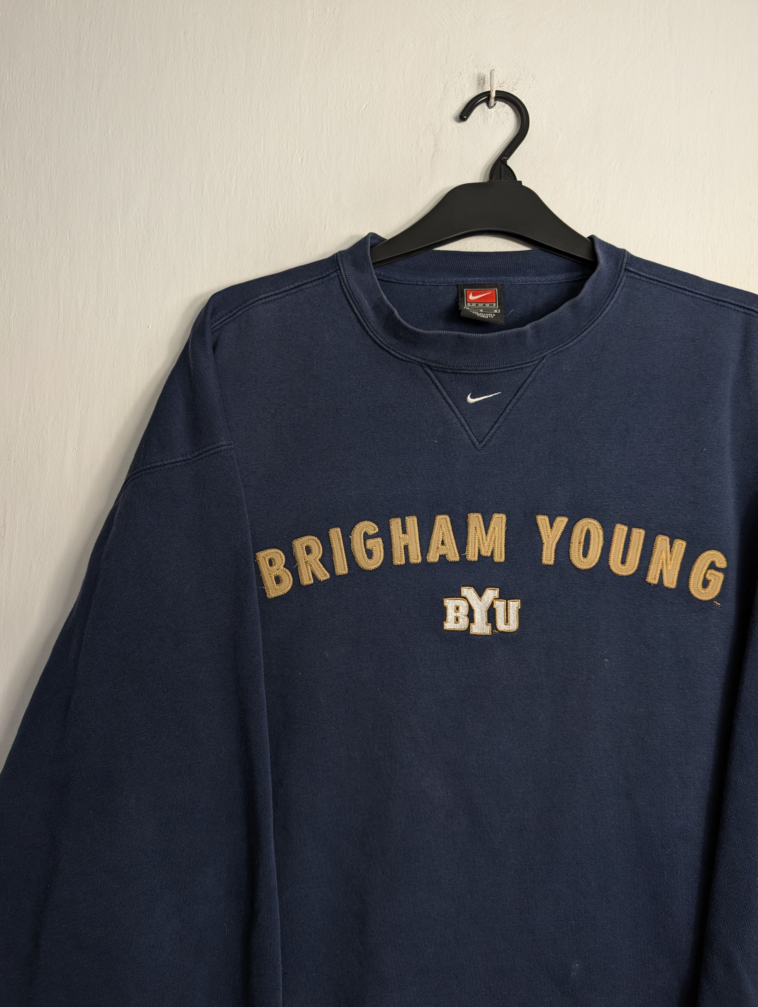 Nike Vintage Nike BYU Brigham Young Sweatshirt Boxy Navy L Size US L / EU 52-54 / 3 - 2 Thumbnail