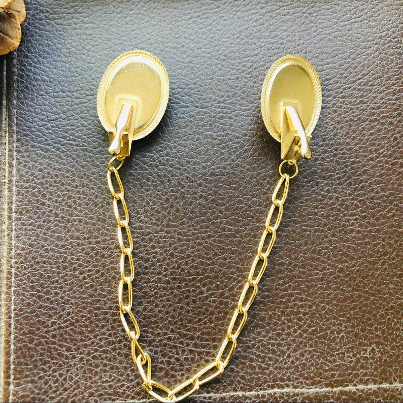 Vintage Vintage repurpose cameo scarf clothing clips with chain Size ONE SIZE - 13 Thumbnail