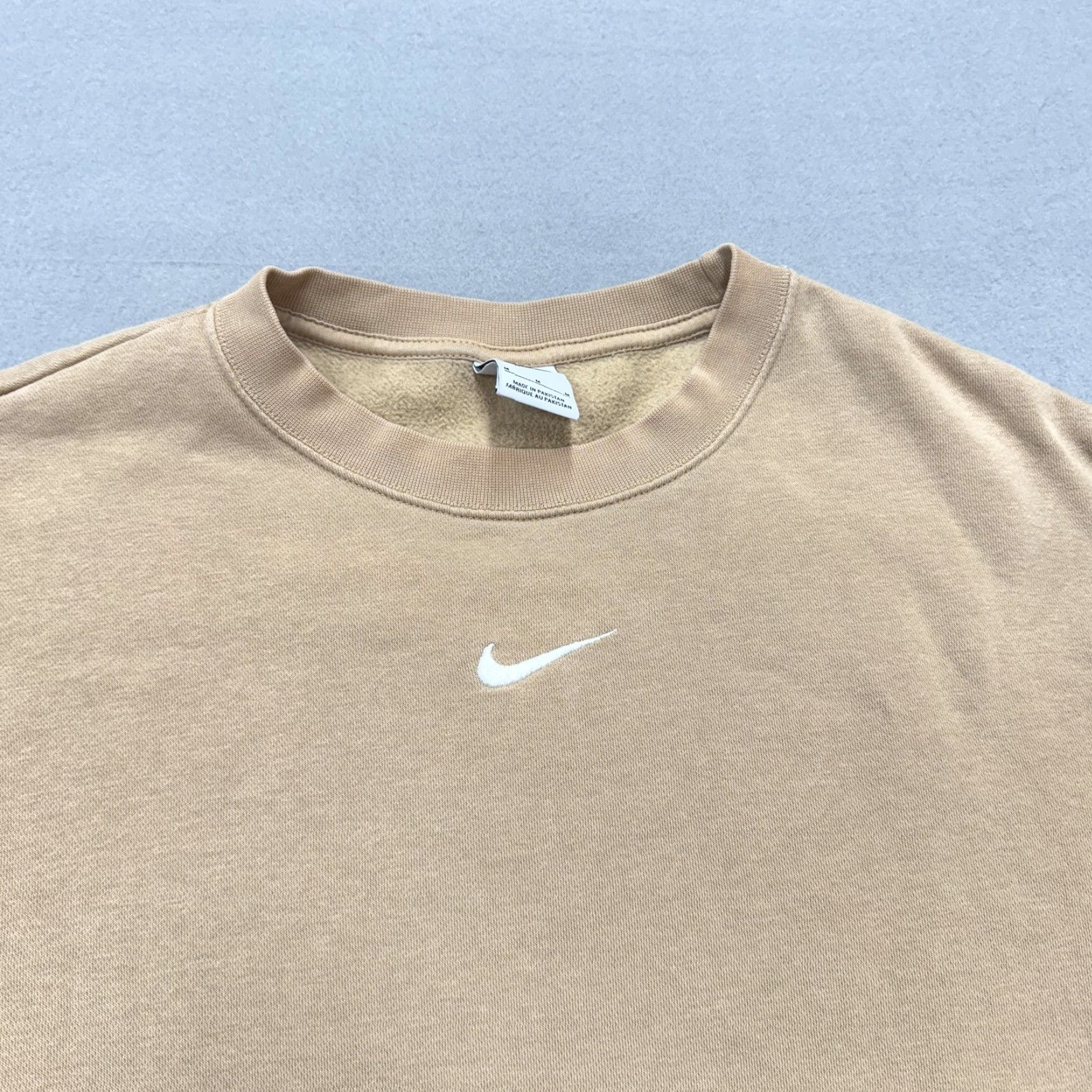 Nike Nike Sweatshirt Mens M Beige Fleece Pullover Crewneck Logo Swoosh Basic Size US M / EU 48-50 / 2 - 2 Thumbnail