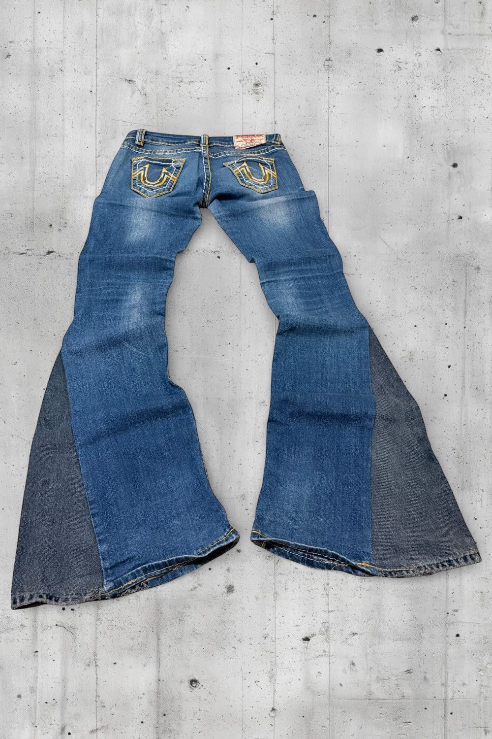 True Religion True Religion Julie Disco Flared Low Rise Jeans USA 27 Y2K Size US 27 - 2 Thumbnail