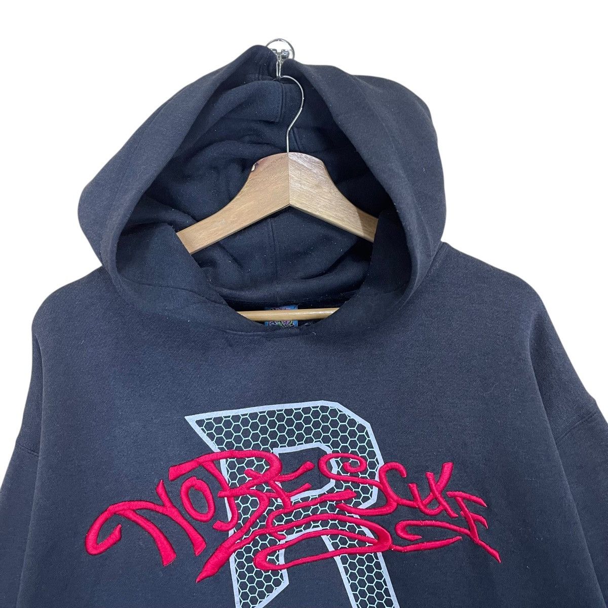 Japanese Brand Vintage No Bescuf Gravity Embroidered Pullover Hoodie Size US L / EU 52-54 / 3 - 4 Thumbnail