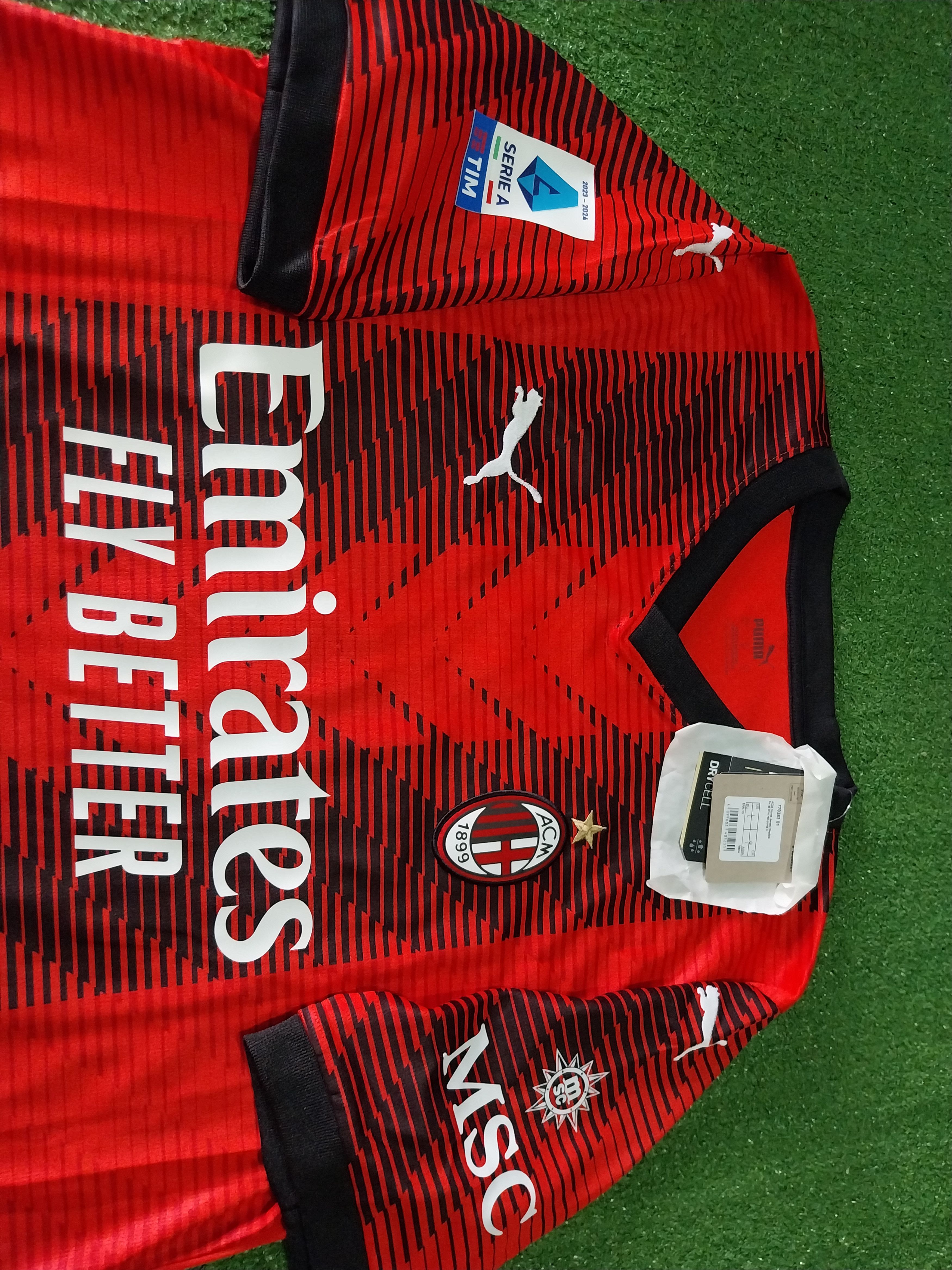 Puma Ac milan home 2023/2024 tijjani reijdners jersey football Size US L / EU 52-54 / 3 - 3 Thumbnail