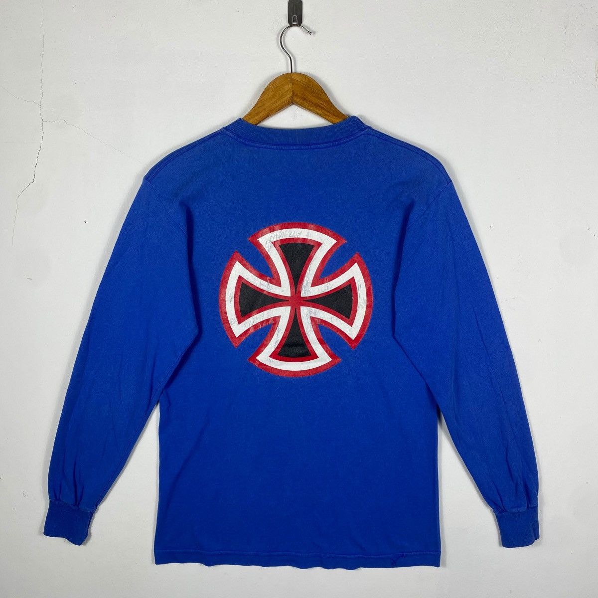 Independent Truck Co. Vintage 90s INDEPENDENT Skates Logo Graphic Longsleeve Tee Size US S / EU 44-46 / 1 - 4 Thumbnail
