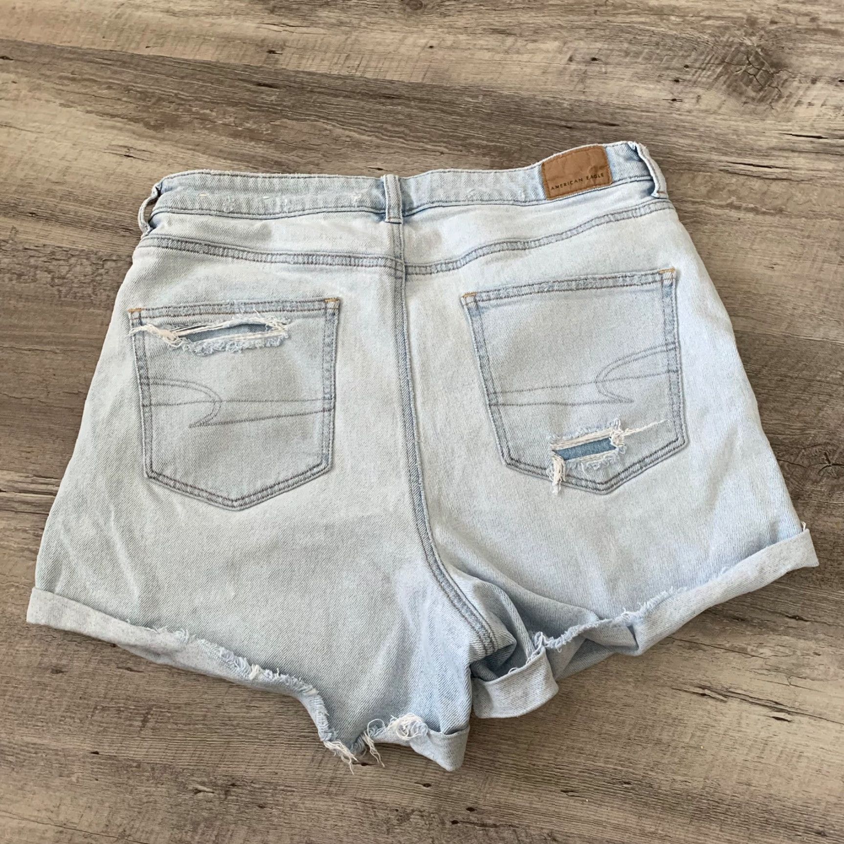 American Eagle Outfitters American Eagle Outfitters Shorts Womens 31 Distressed MOM SHORT Cut Off High Rise Cotton Blue 31W Regular Ladies Boys Girls Size 24" / US 00 / IT 34 - 3 Thumbnail