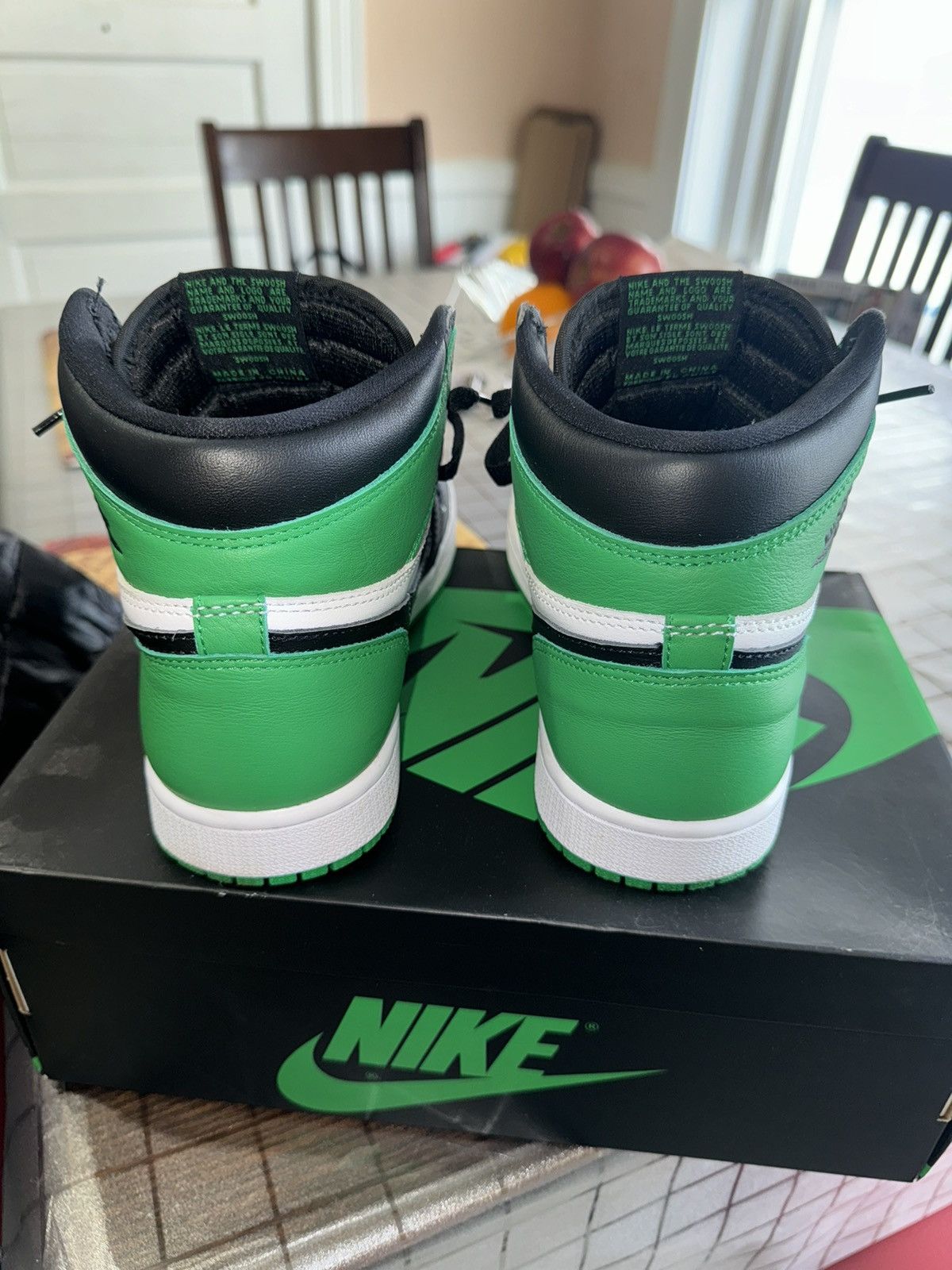 Jordan Brand Air Jordan 1 Retro High OG Lucky Green Size US 7.5 / EU 40-41 - 2 Thumbnail
