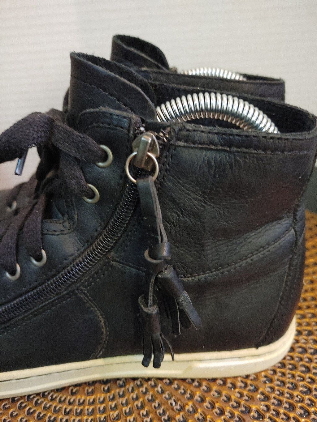 Ugg UGG Blaney Trainer Leather Fashion Hi-Top Sneakers Size 7 Size US 7.5 / IT 37.5 - 4 Thumbnail