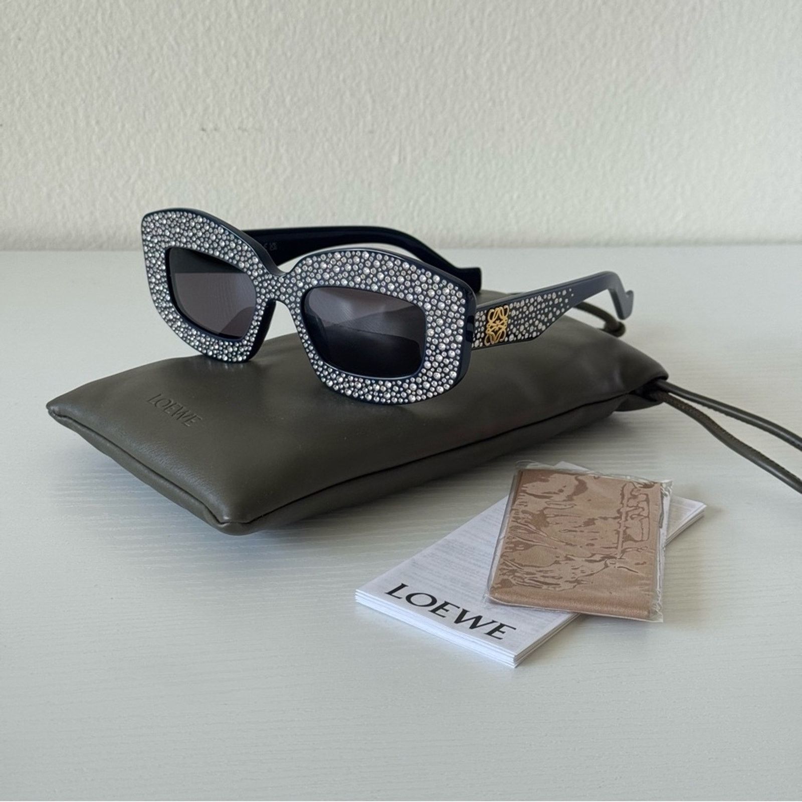 Loewe NWT Loewe Crystal Sunglasses LW4114IS 90A Blue Authentic Size ONE SIZE - 9 Thumbnail