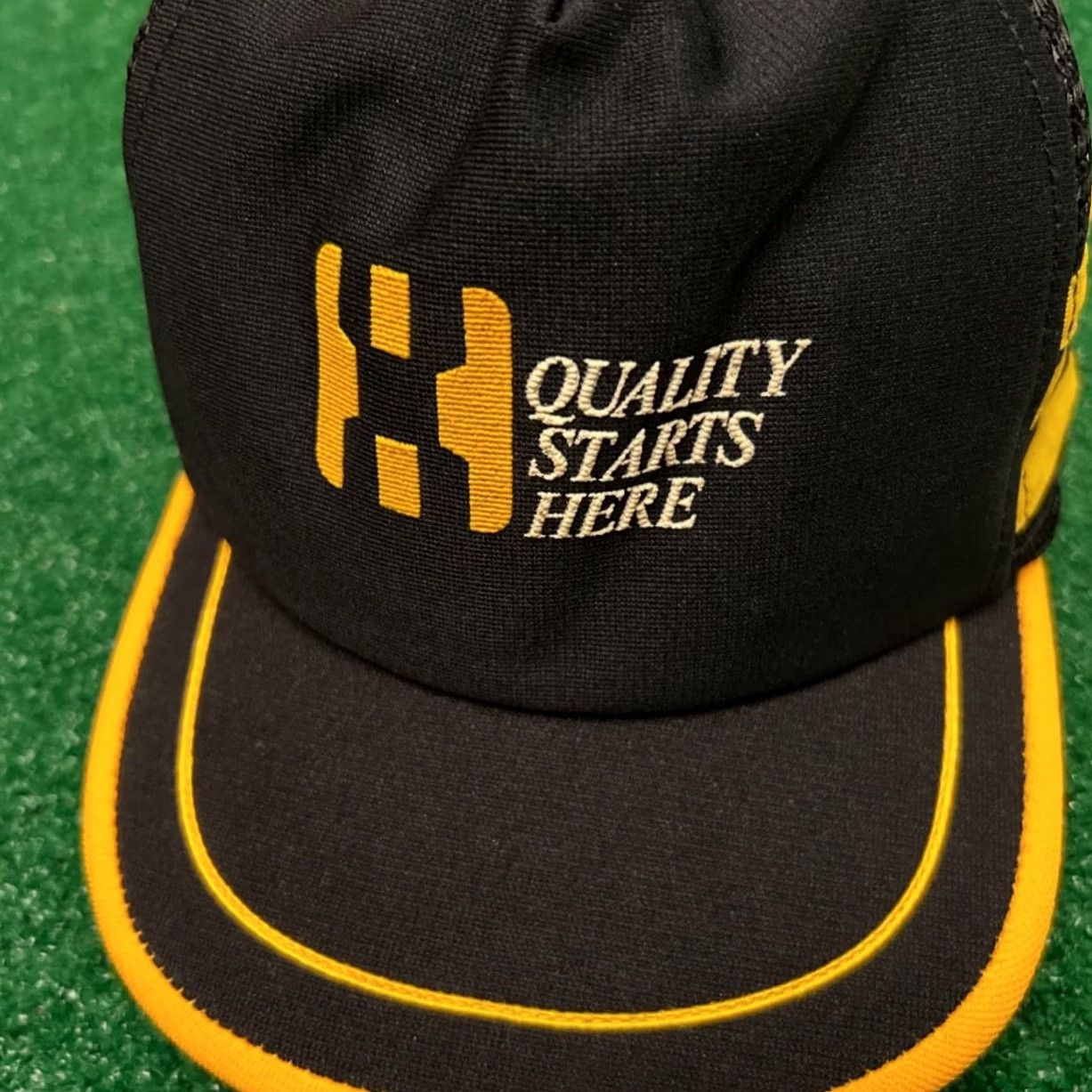 Hereu VINTAGE Trucker Hat Three Stripe Truck Stop Quality Starts Here USA 80s 90s Mens Size ONE SIZE - 3 Thumbnail
