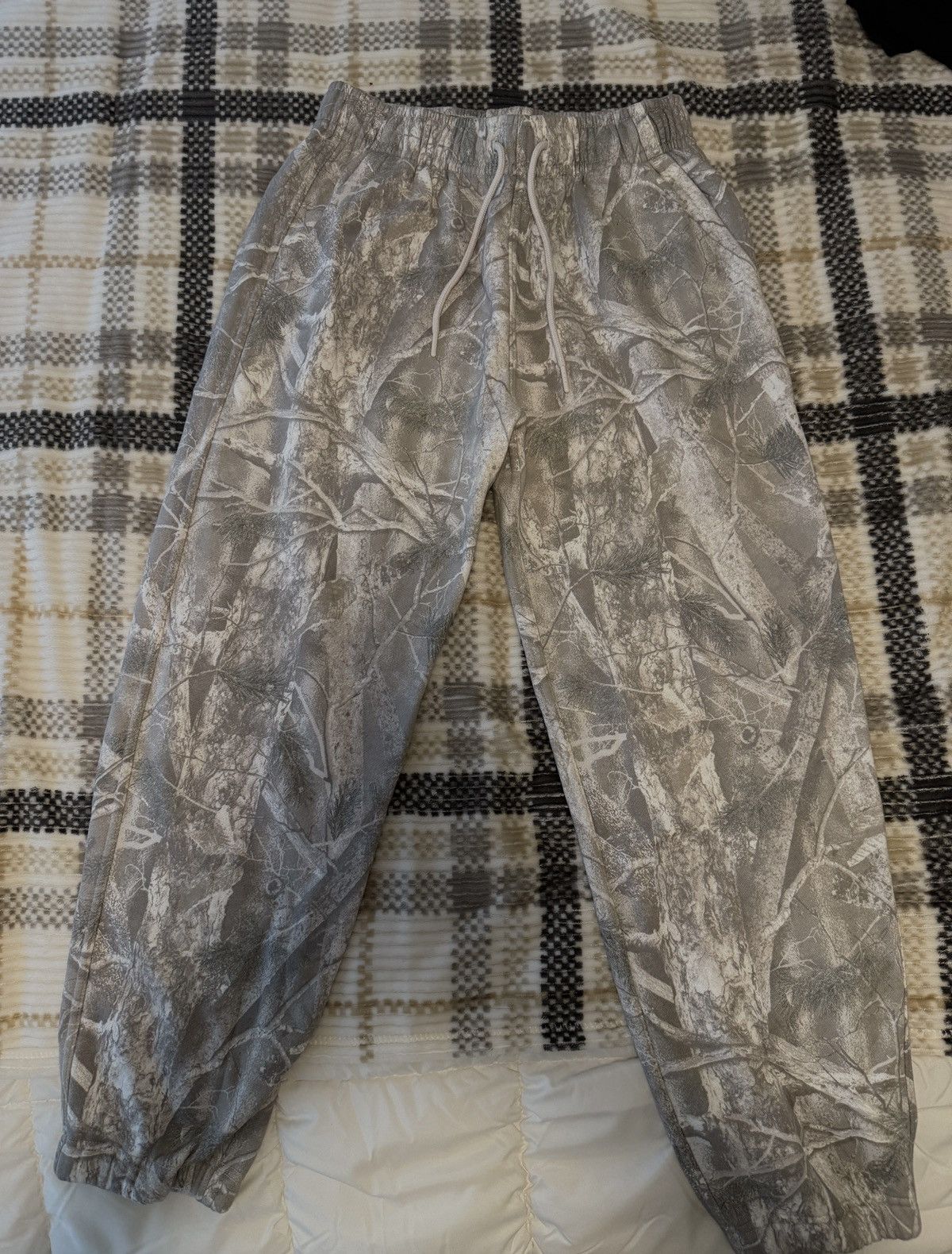 Abercrombie & Fitch Abercrombie & Fitch Camo Jogger Pants – XS Size US 28 / EU 44 - 1 Thumbnail