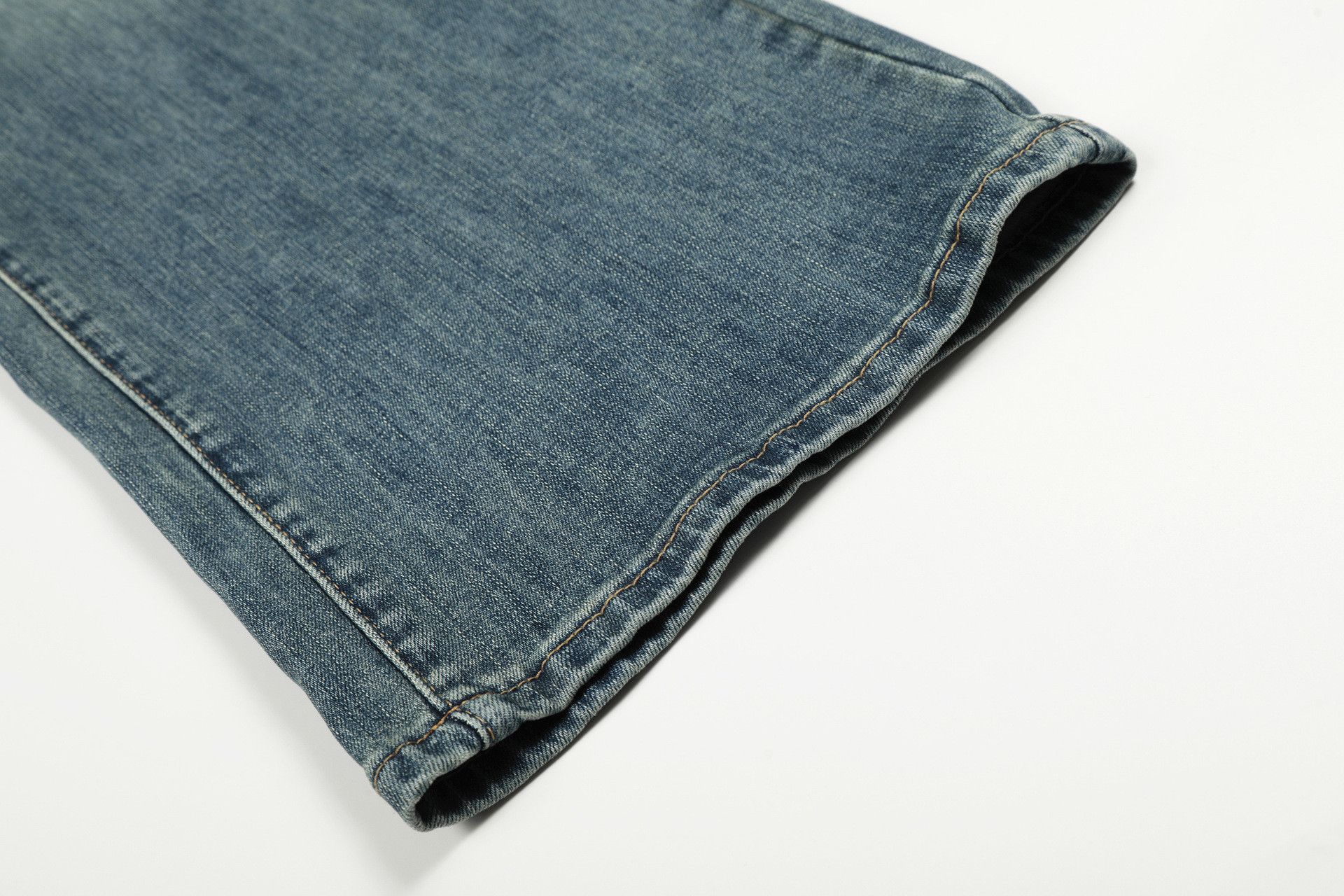 Vintage Men's American retro washed distressed loose straight jeans Size US 32 / EU 48 - 5 Thumbnail