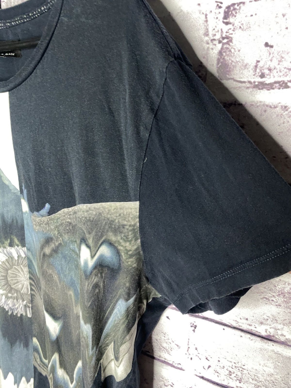 Vintage Mens Vintage T-Shirts Religion White/Black Tee Flower Print Size US M / EU 48-50 / 2 - 5 Thumbnail