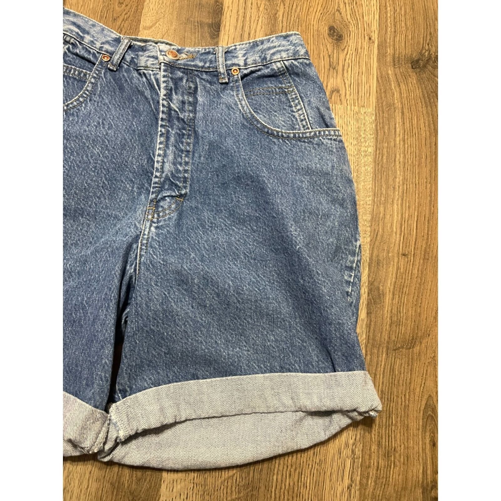 Gloria Vanderbilt Gloria Vanderbilt Shorts Women's 8 Blue Denim Cuffed Pockets Bermuda Bermuda Shorts Size 30" / US 8 / IT 44 - 4 Thumbnail