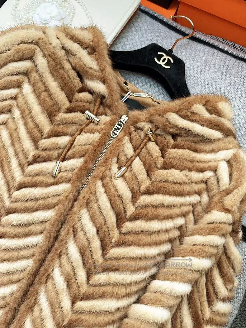 Fendi Fendi Brown and khaki color V-neck fur-trimmed coat Size XXS / US 00 / IT 34 - 5 Thumbnail