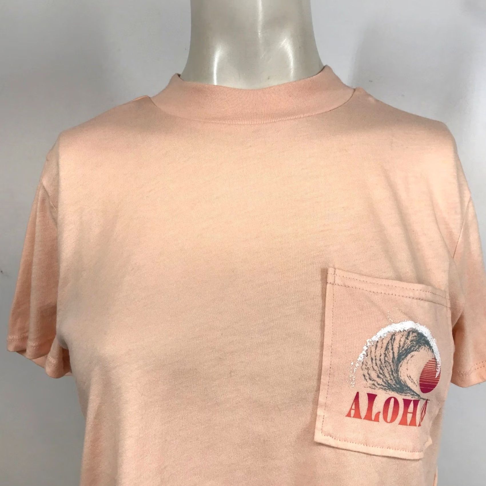 Volcom VINTAGE Volcom Peach Cropped Aloha Wave Graphic Pocket T Shirt Women's XS Size XS / US 0-2 / IT 36-38 - 3 Thumbnail
