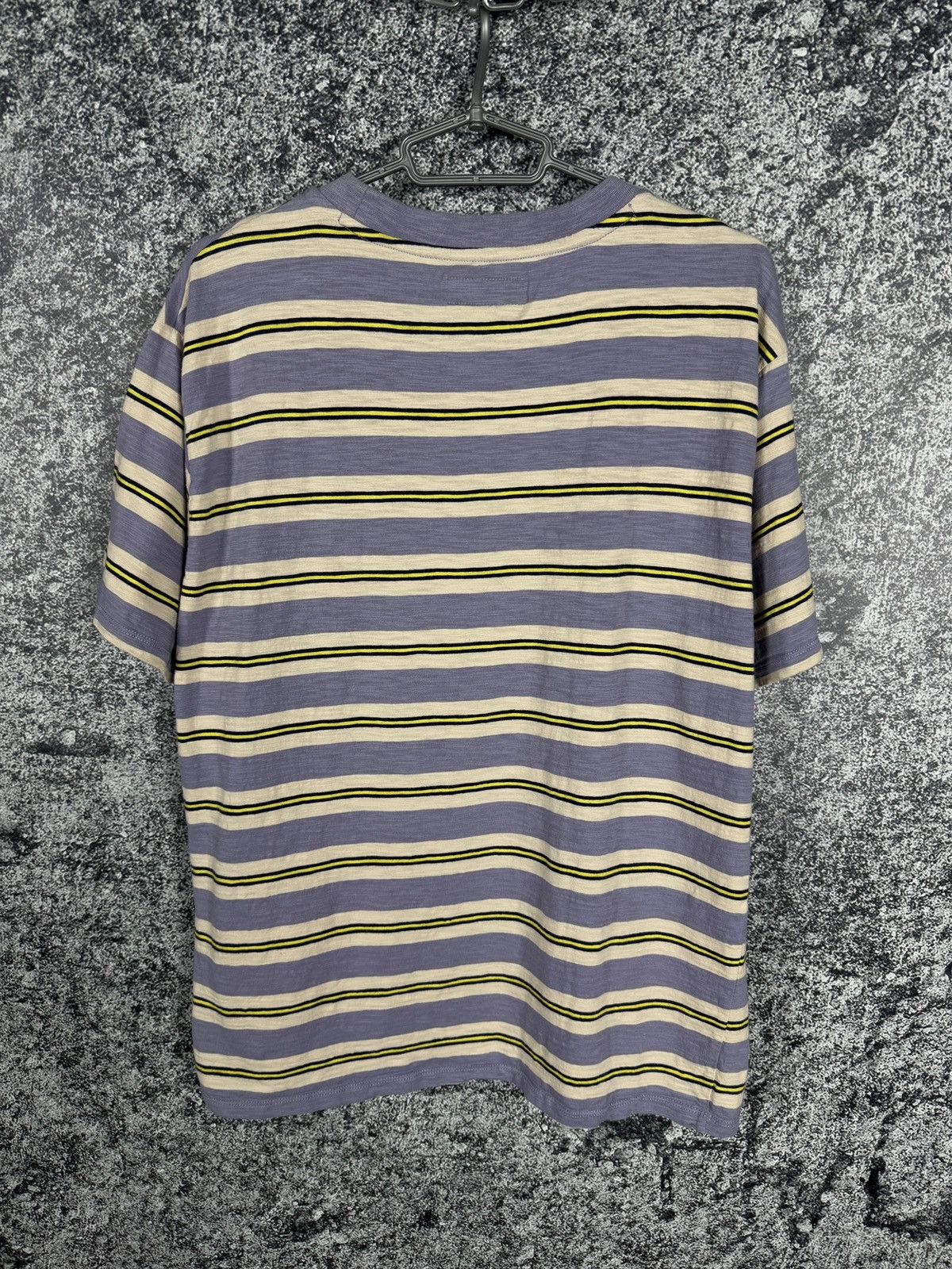 Guess Guess Los Angeles Striped T-Shirt Originals Vintage Size L Size US L / EU 52-54 / 3 - 9 Thumbnail