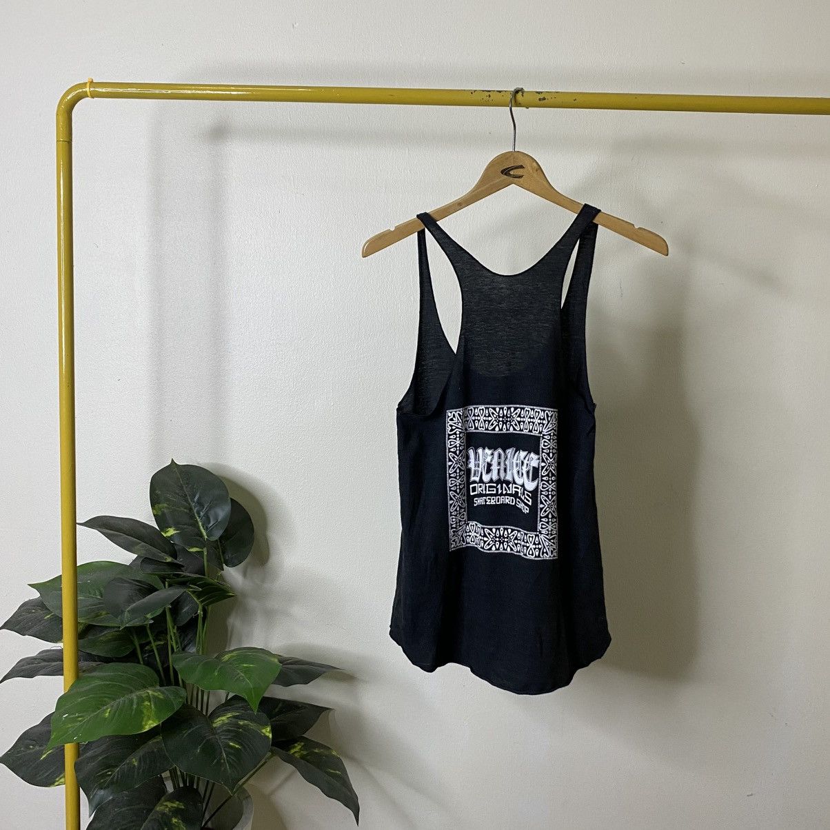 Vintage Y2K Venice Originals Skateboard Shop Tank Top Size US XXS / EU 40 - 1 Thumbnail