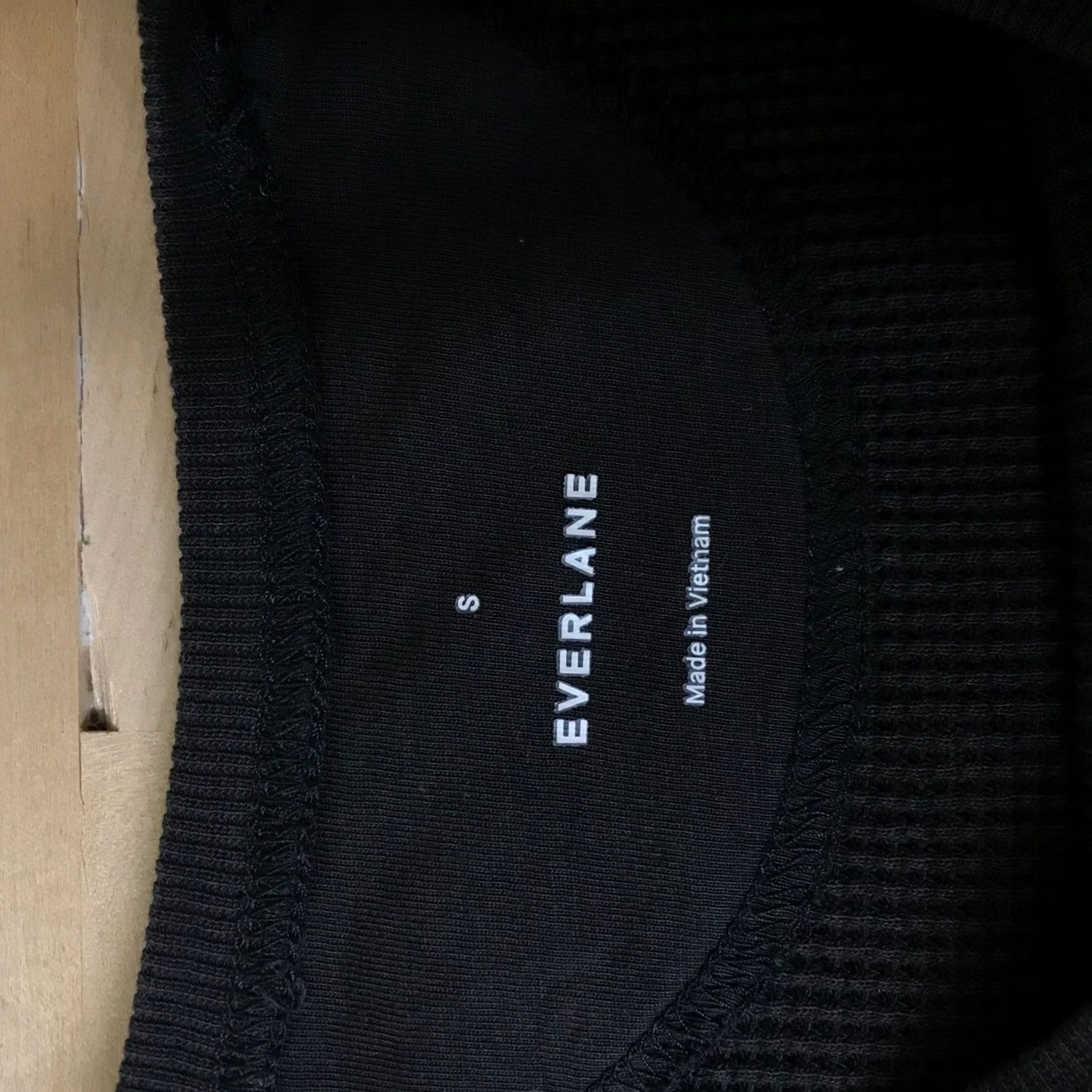 Everlane Everlane Black Waffle Knit Thermal Top Raglan Long Sleeve Small Women Crew Neck Shirt Size S / US 4 / IT 40 - 7 Thumbnail