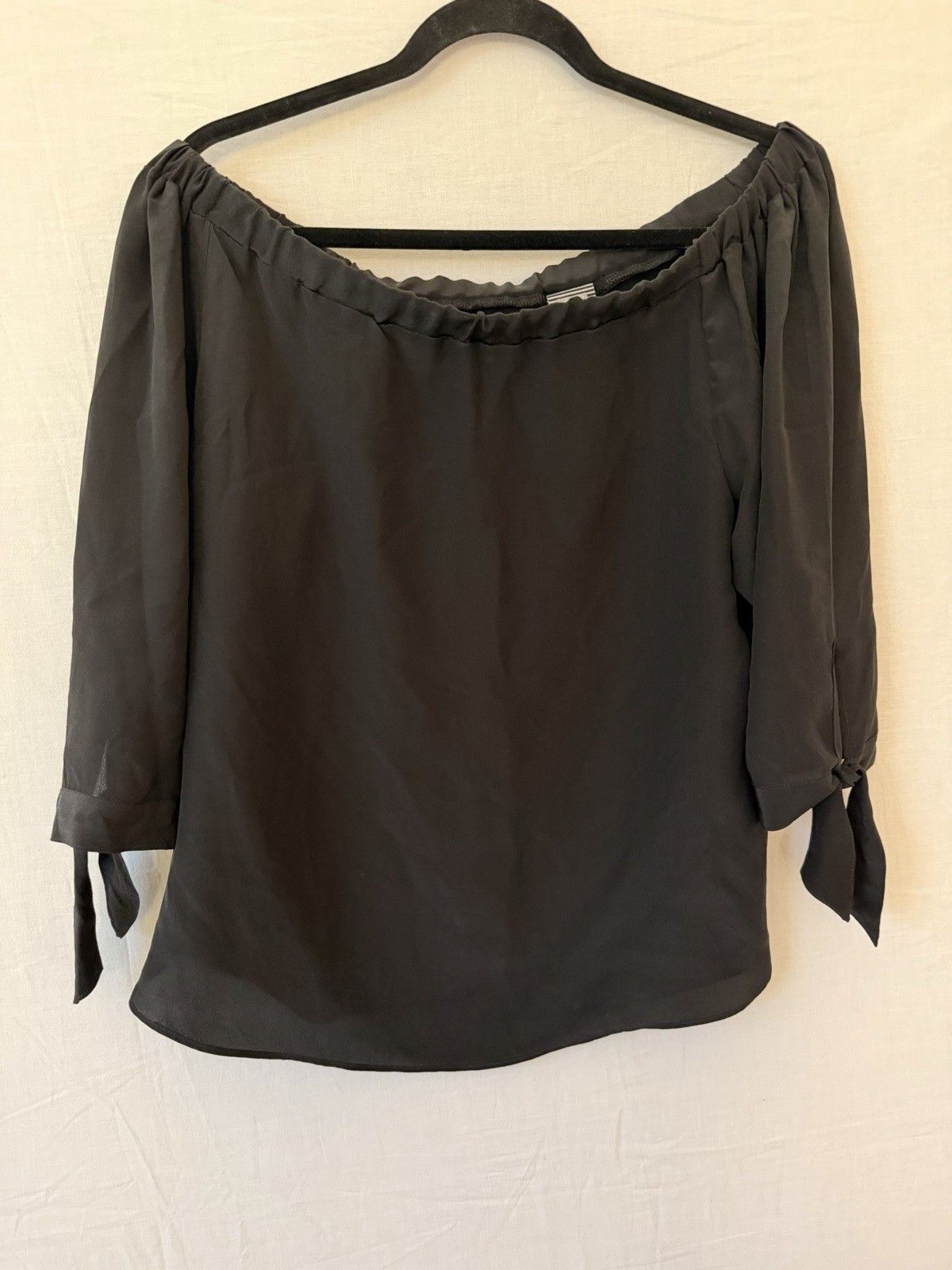 Other Anthropologie Guest Editor Silk Off Shoulder Blouse Black Size M / US 6-8 / IT 42-44 - 2 Thumbnail