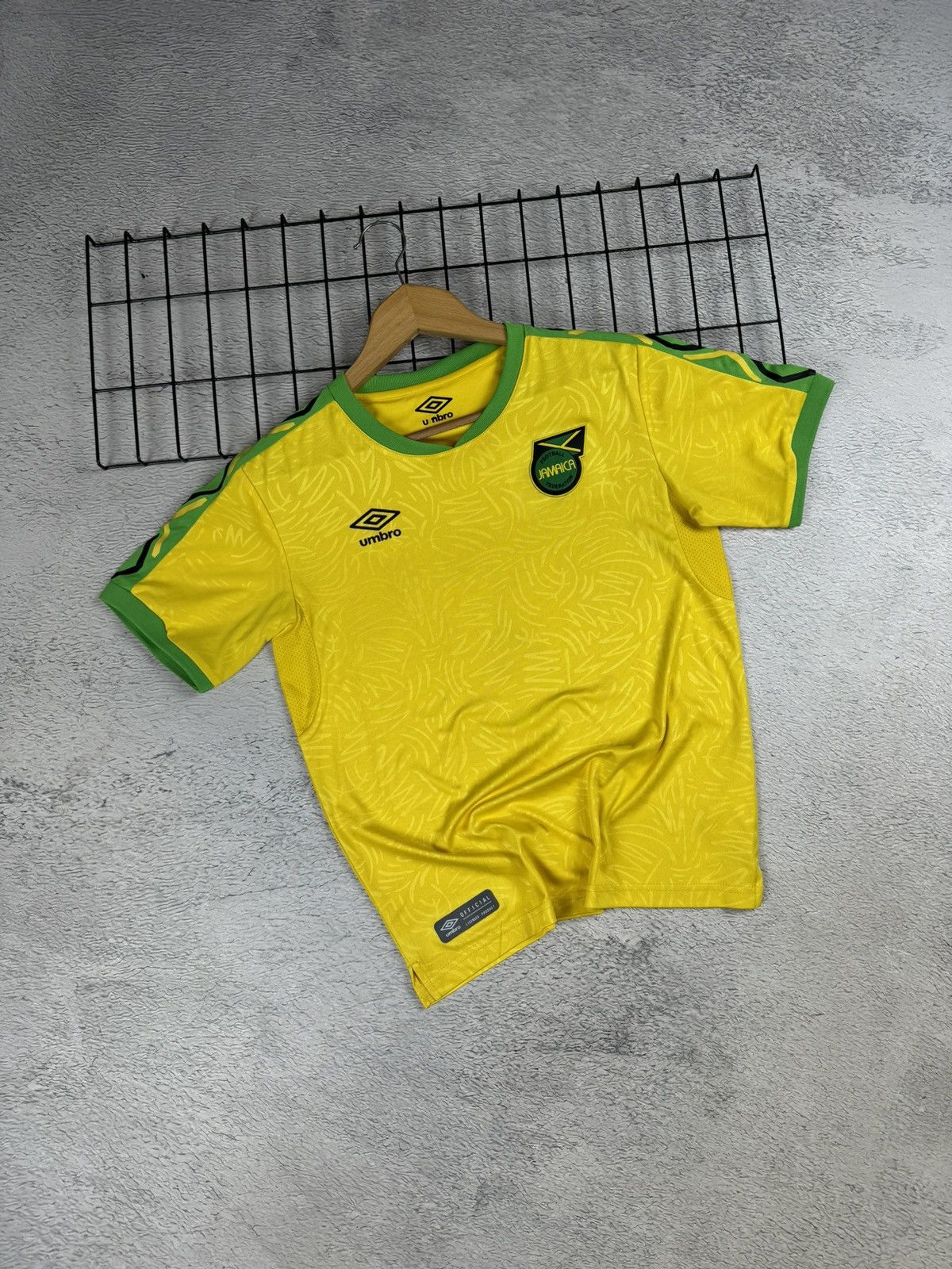 Umbro × Vintage Vintage Jamaica National Team 2018 Umbro Jersey Size US S / EU 44-46 / 1 - 1 Thumbnail