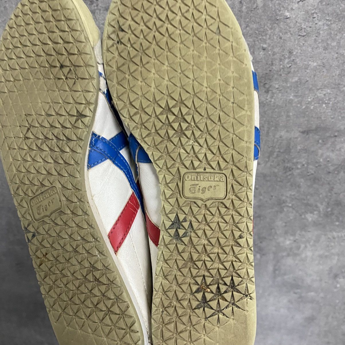 Asics Asics Onitsuka Tiger Mexico 66 Low Top Sneakers Vintage Size US 10 / EU 43 - 14 Thumbnail