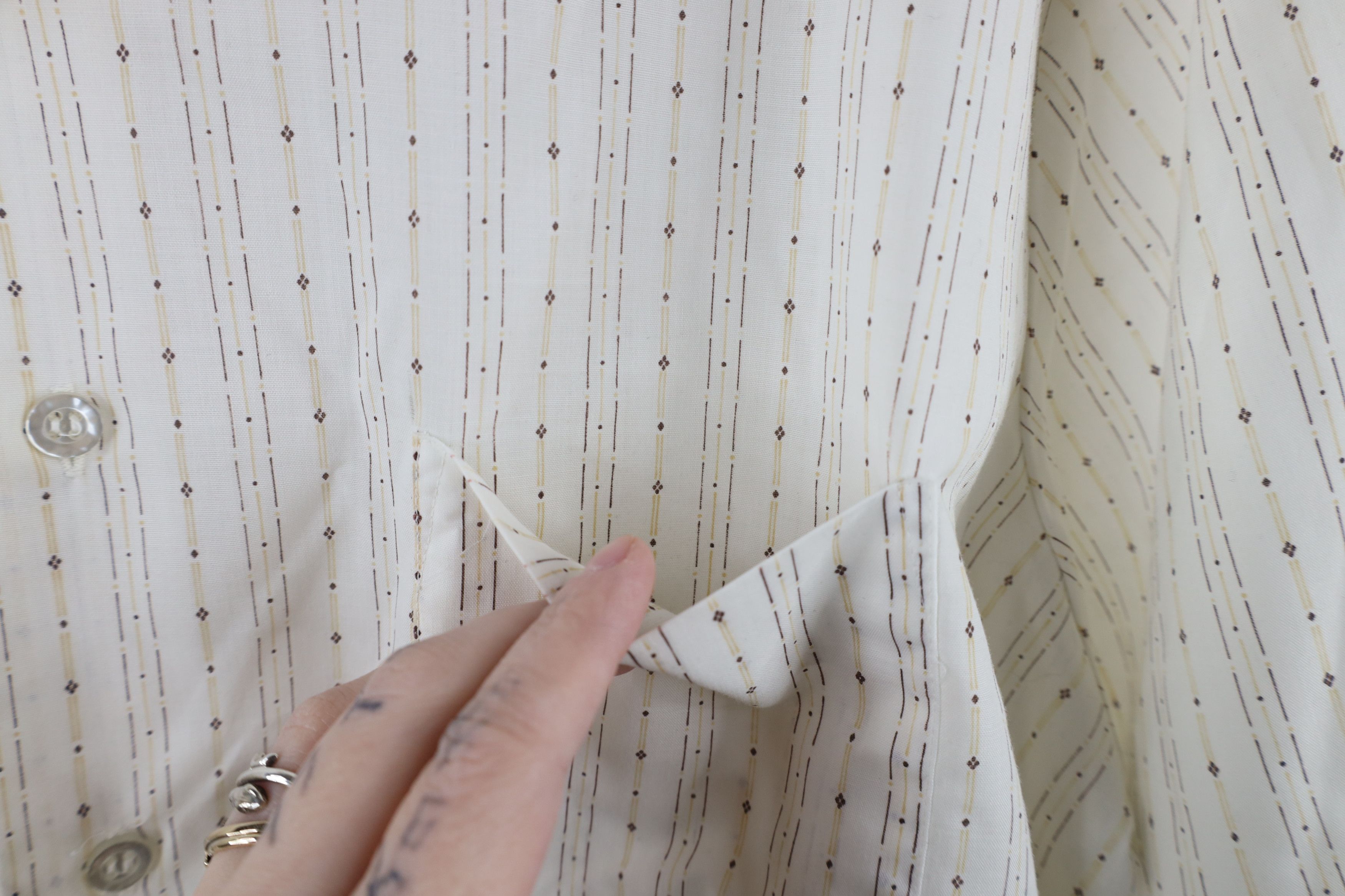 Vintage Vintage 70s Streetwear Sheer Short Sleeve Button Shirt Size US M / EU 48-50 / 2 - 4 Thumbnail
