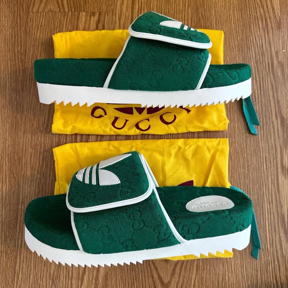 Gucci Magic sponge GG/ Demetra Size US 14 / EU 47 - 2 Thumbnail
