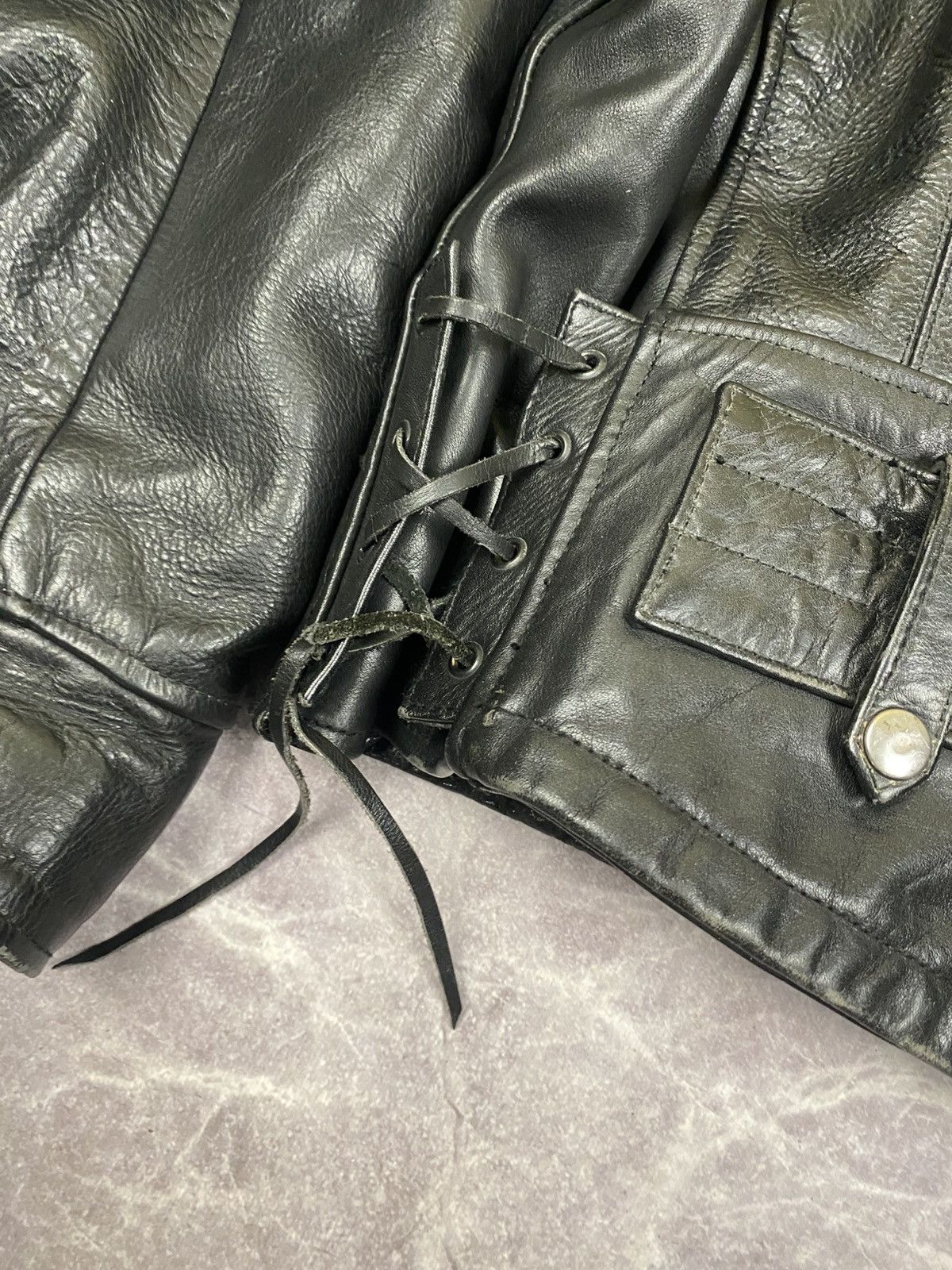 Vintage Lee Trevor Very Thick Cowhide Leather Jacket Size: XL Size US L / EU 52-54 / 3 - 19 Thumbnail