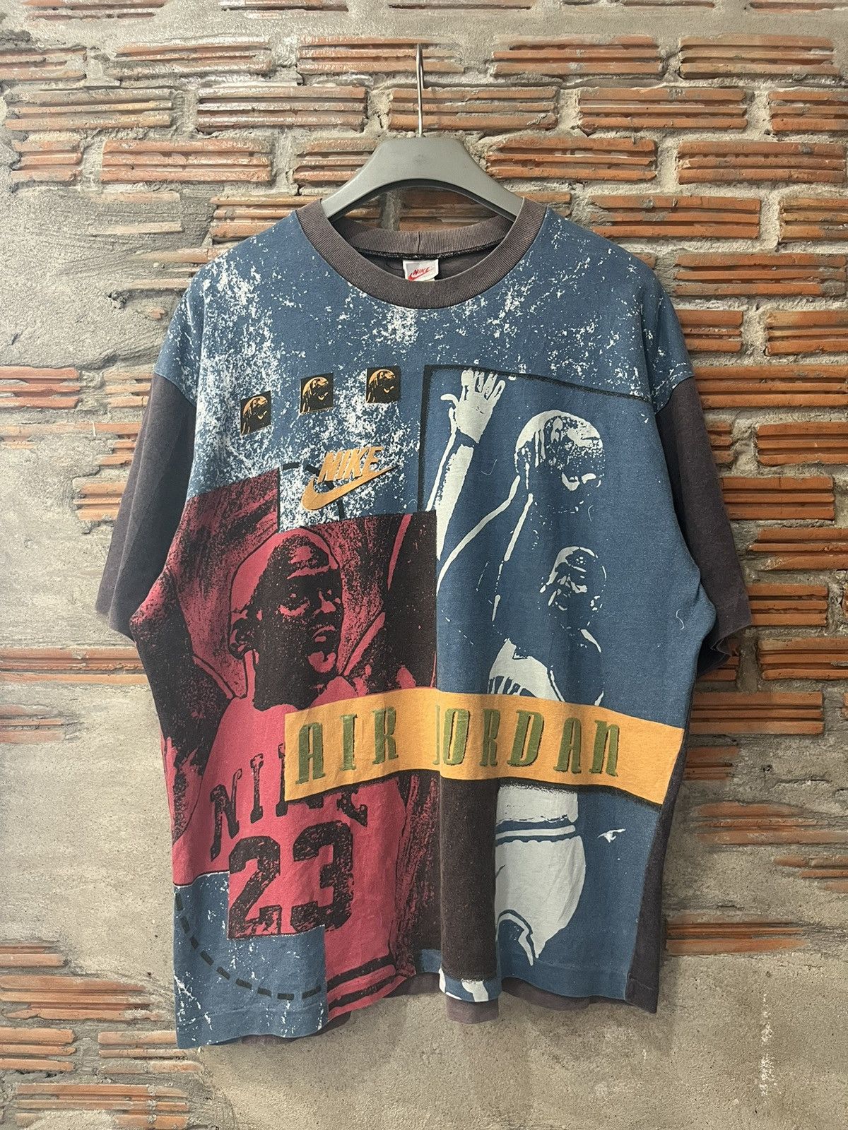 Nike Vintage NIKE AIR JORDAN (AOP) 90’s Tshirt Size US XL / EU 56 / 4 - 2 Thumbnail
